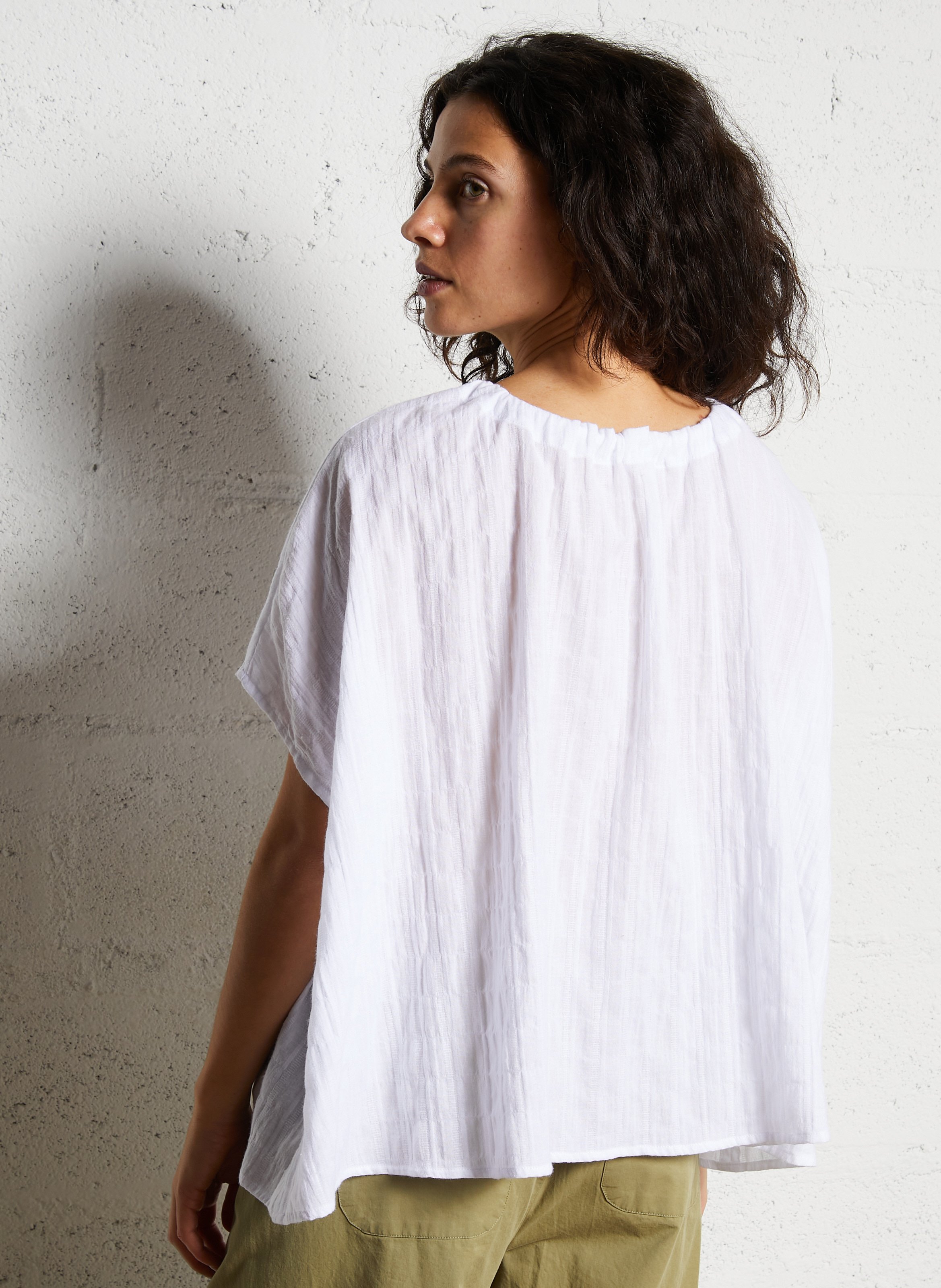 Weites Top mit Rundhalsausschnitt aus Wollmix JC SOPHIE Weiss