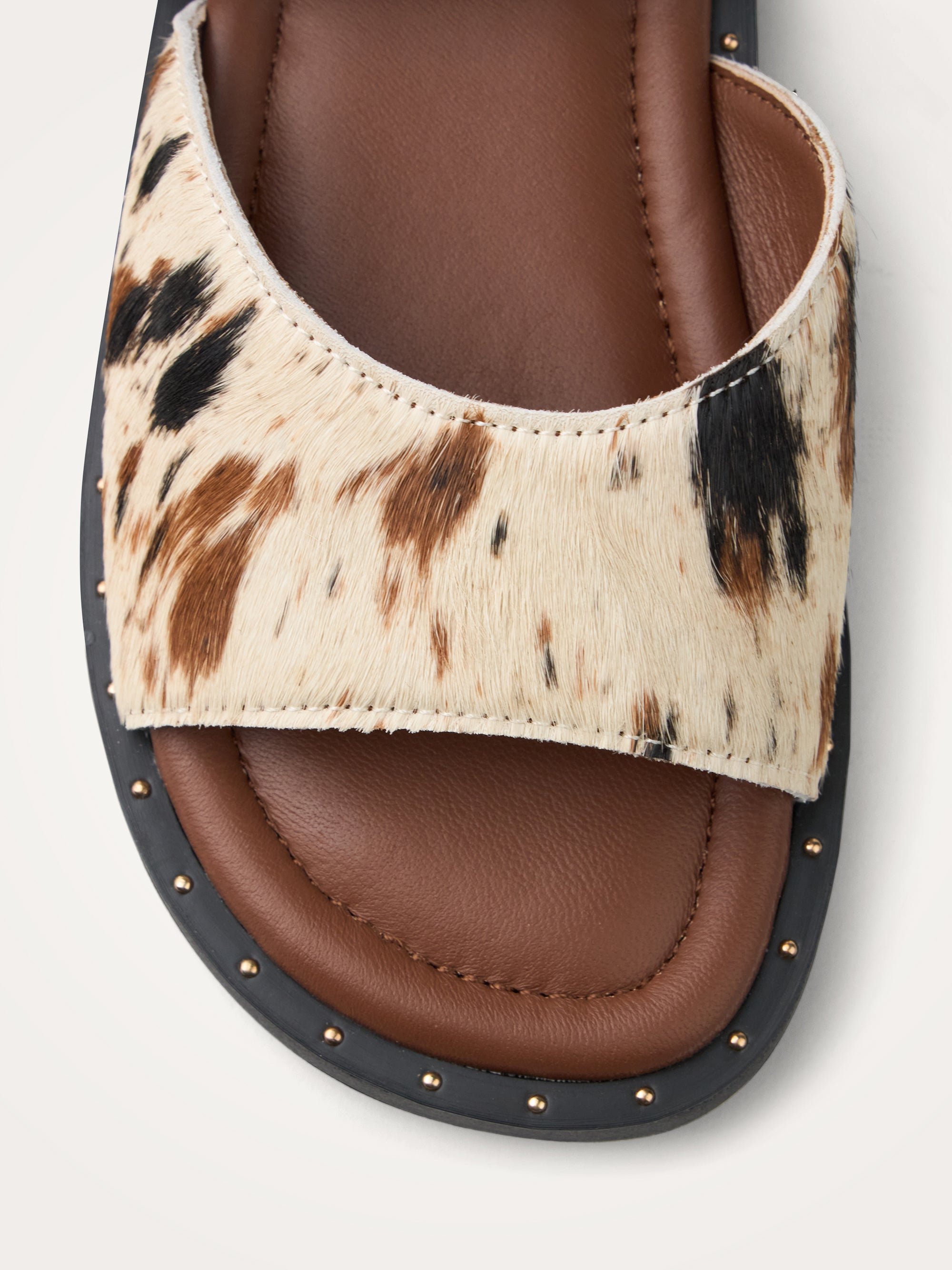 Flat suede sandals with strap VANESSA WU Beige