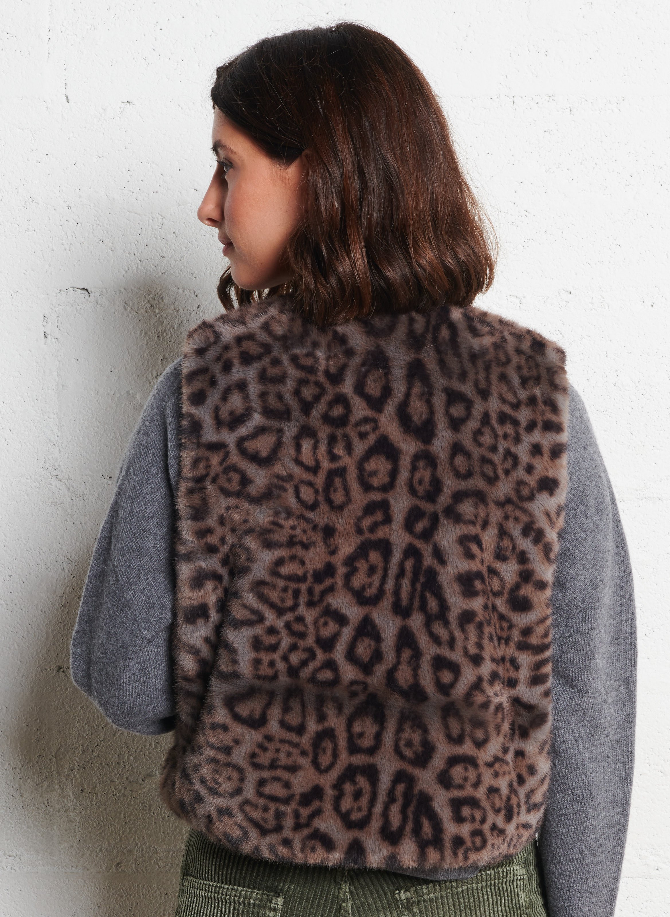Sleeveless straight faux fur printed vest LAB DIP Grey
