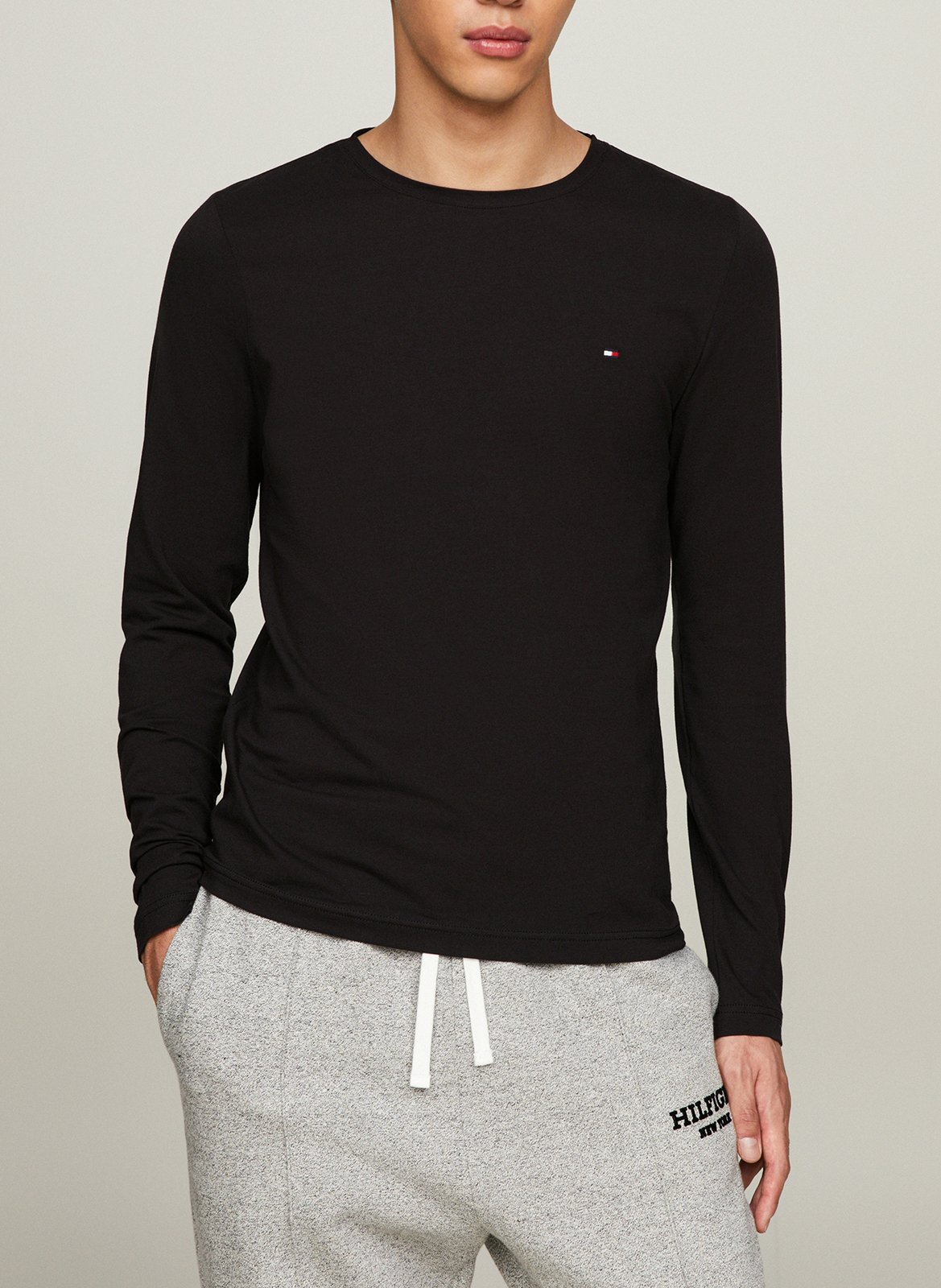 Regular-fit embroidered organic cotton T-shirt with round neck TOMMY HILFIGER