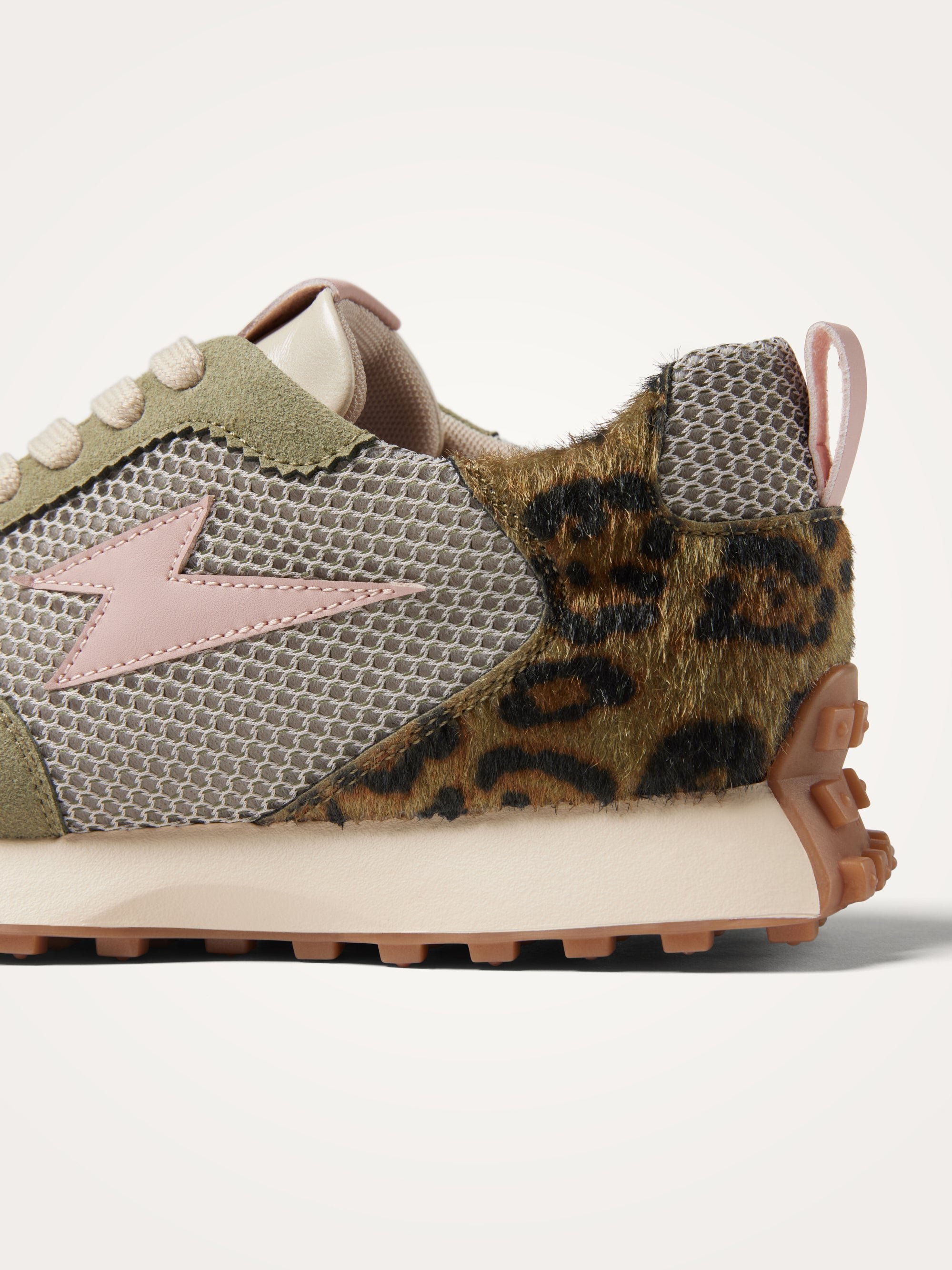 Lightning bolt running sole sneakers VANESSA WU Khaki