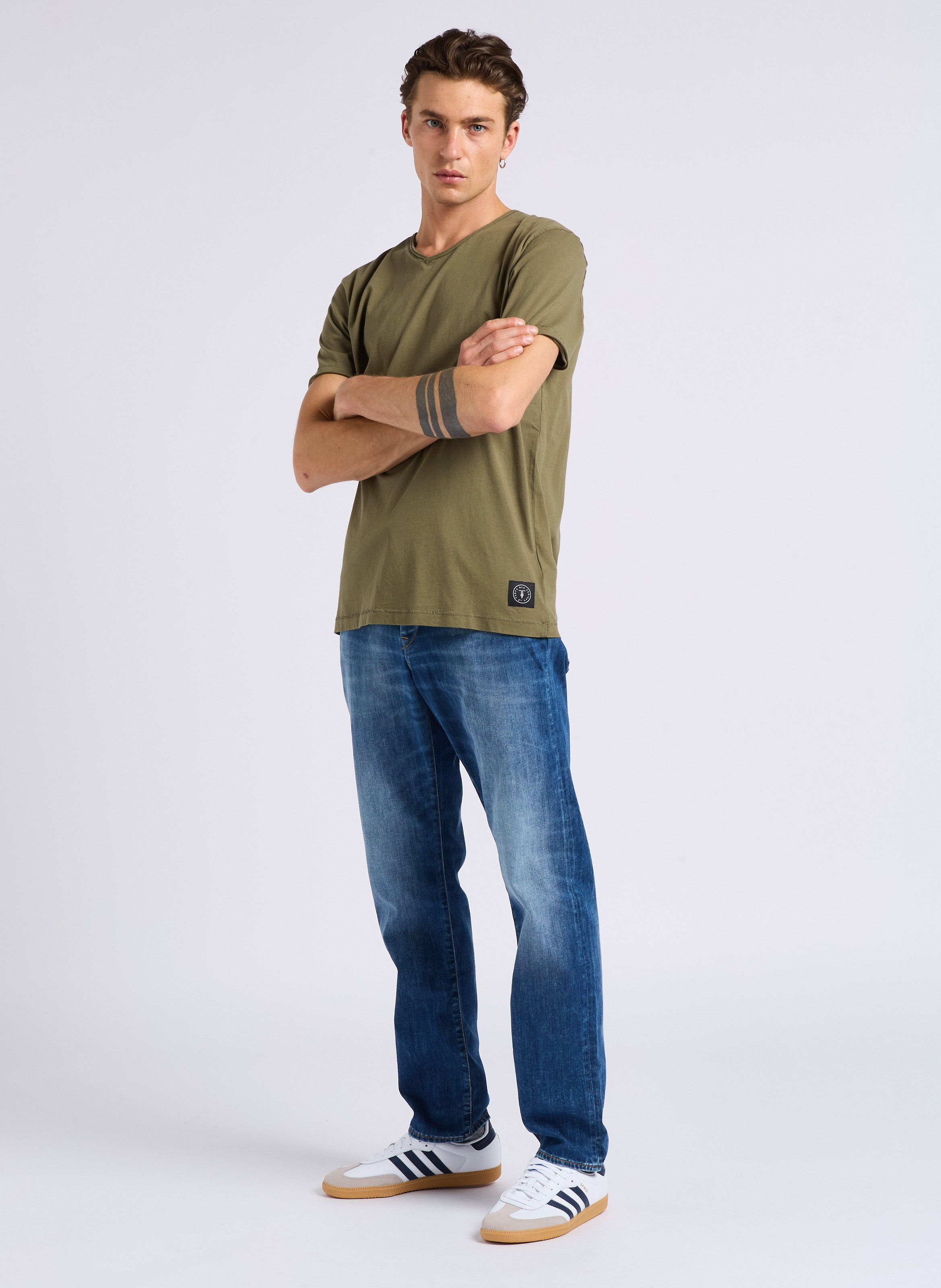 Straight-cut rolled V-neck cotton T-shirt LE TEMPS DES CERISES Green