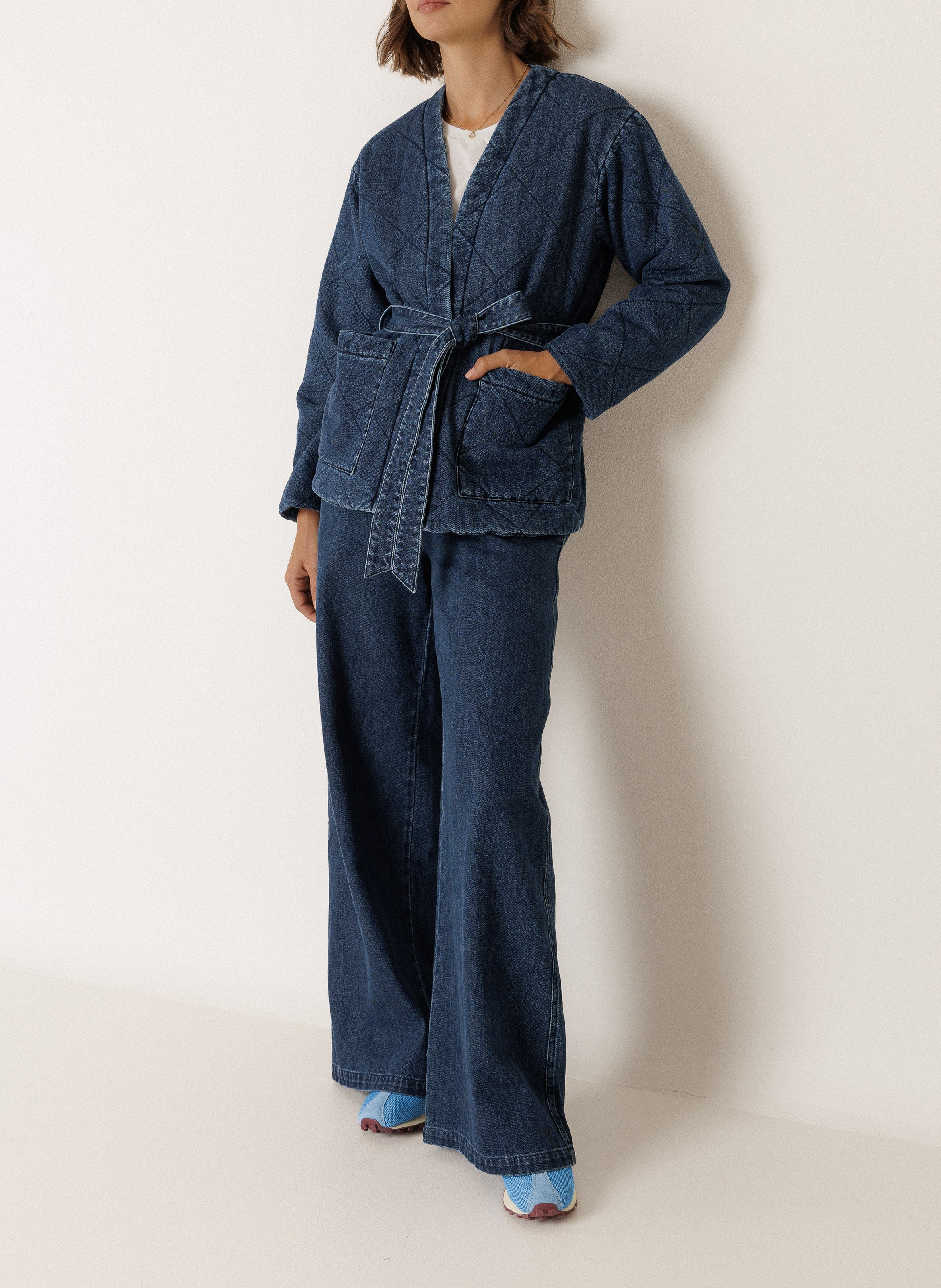 Gepolsterte Denimjacke mit Gürtel INDI & COLD Blau