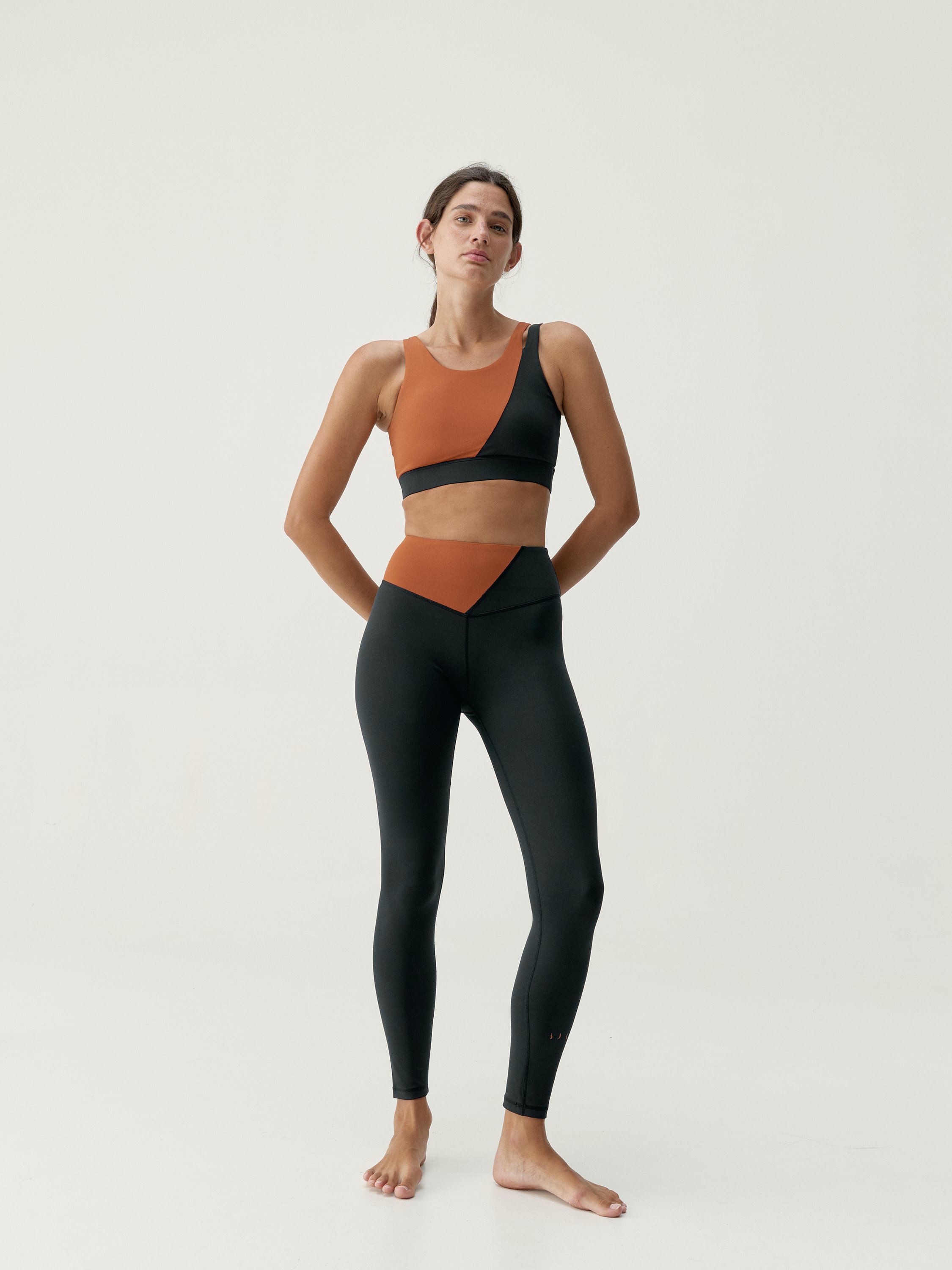 Women's sports bra Omkara medium-high support quick-drying BORN Black