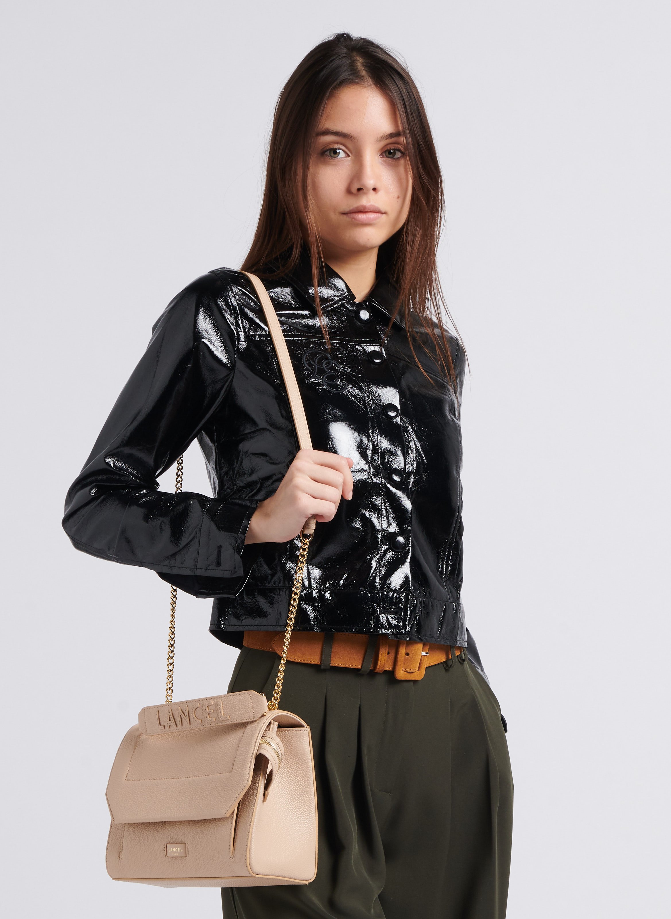 Sac à rabat en cuir grainé LANCEL Beige