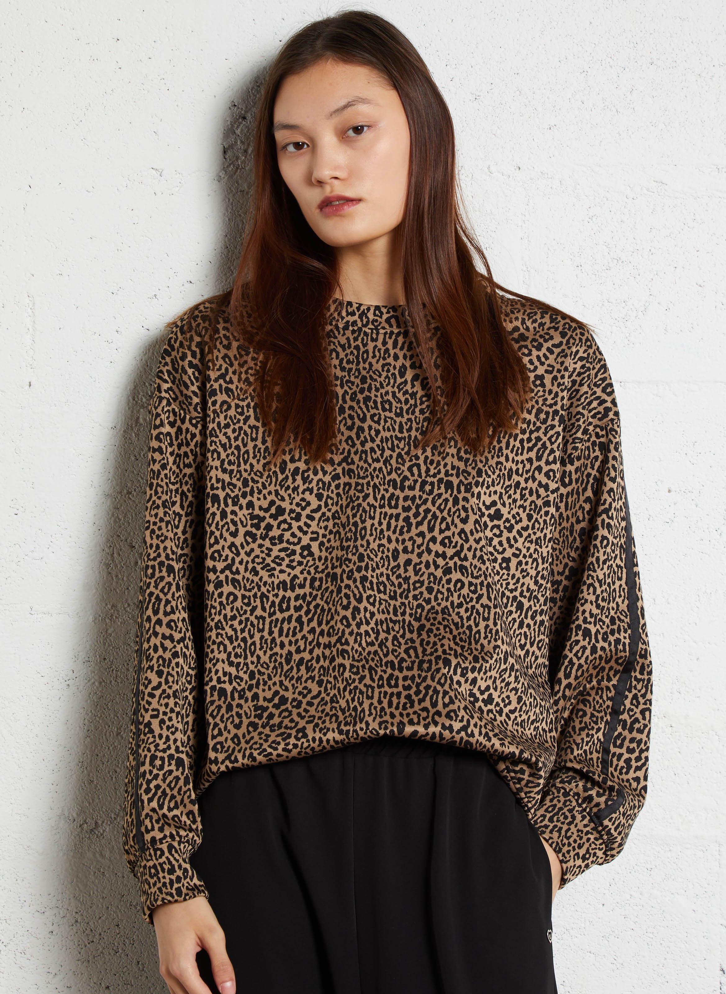 Brushed leather low-top sneakers - Look 1