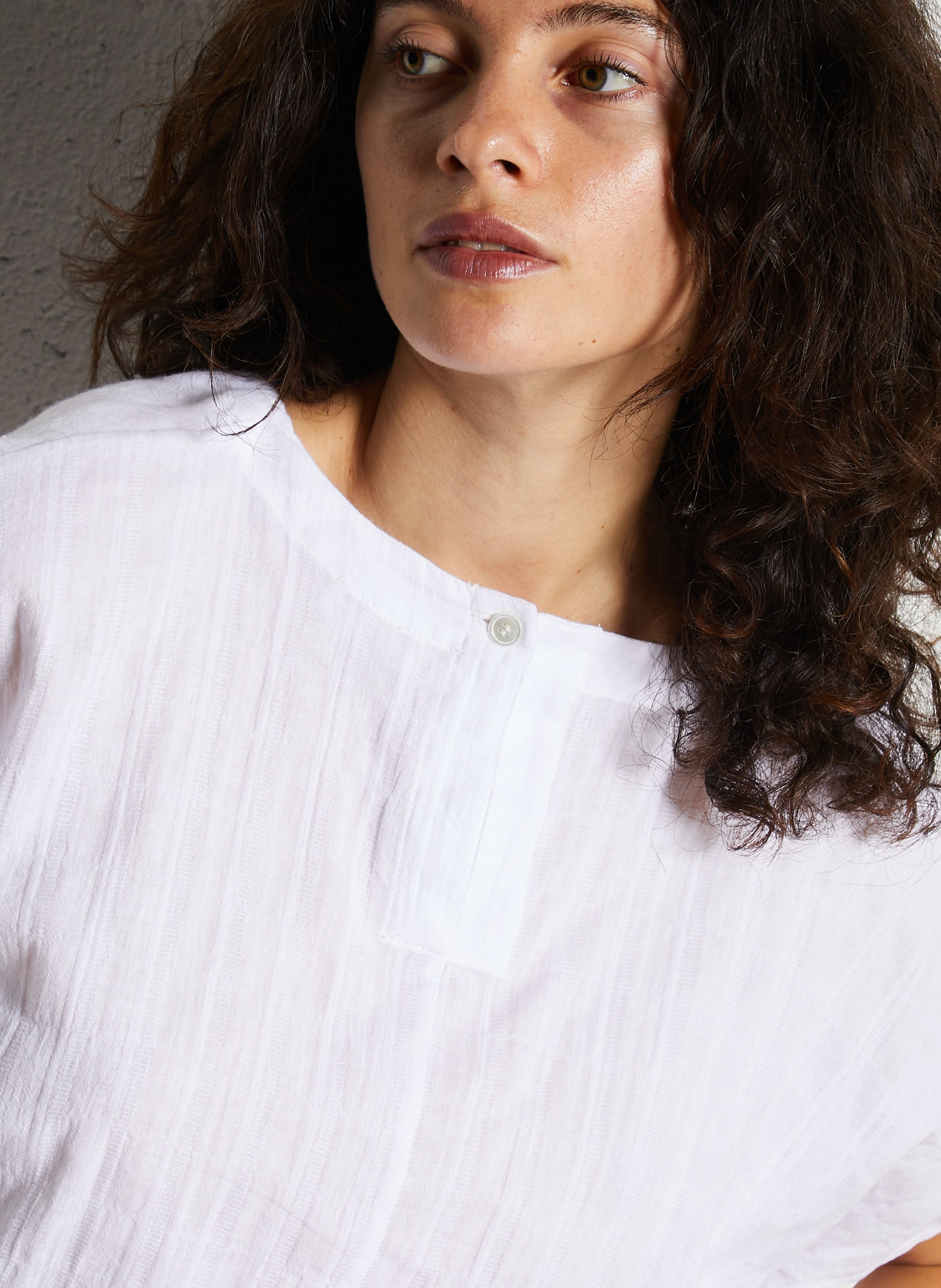 Weites Top mit Rundhalsausschnitt aus Wollmix JC SOPHIE Weiss