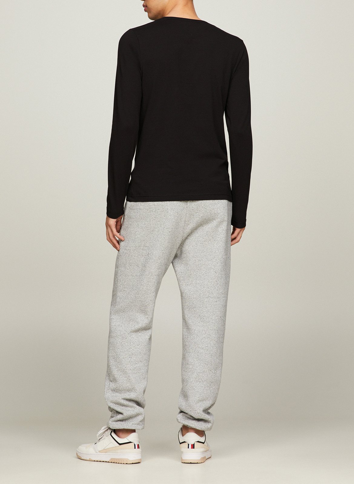 Regular-fit embroidered organic cotton T-shirt with round neck TOMMY HILFIGER Black