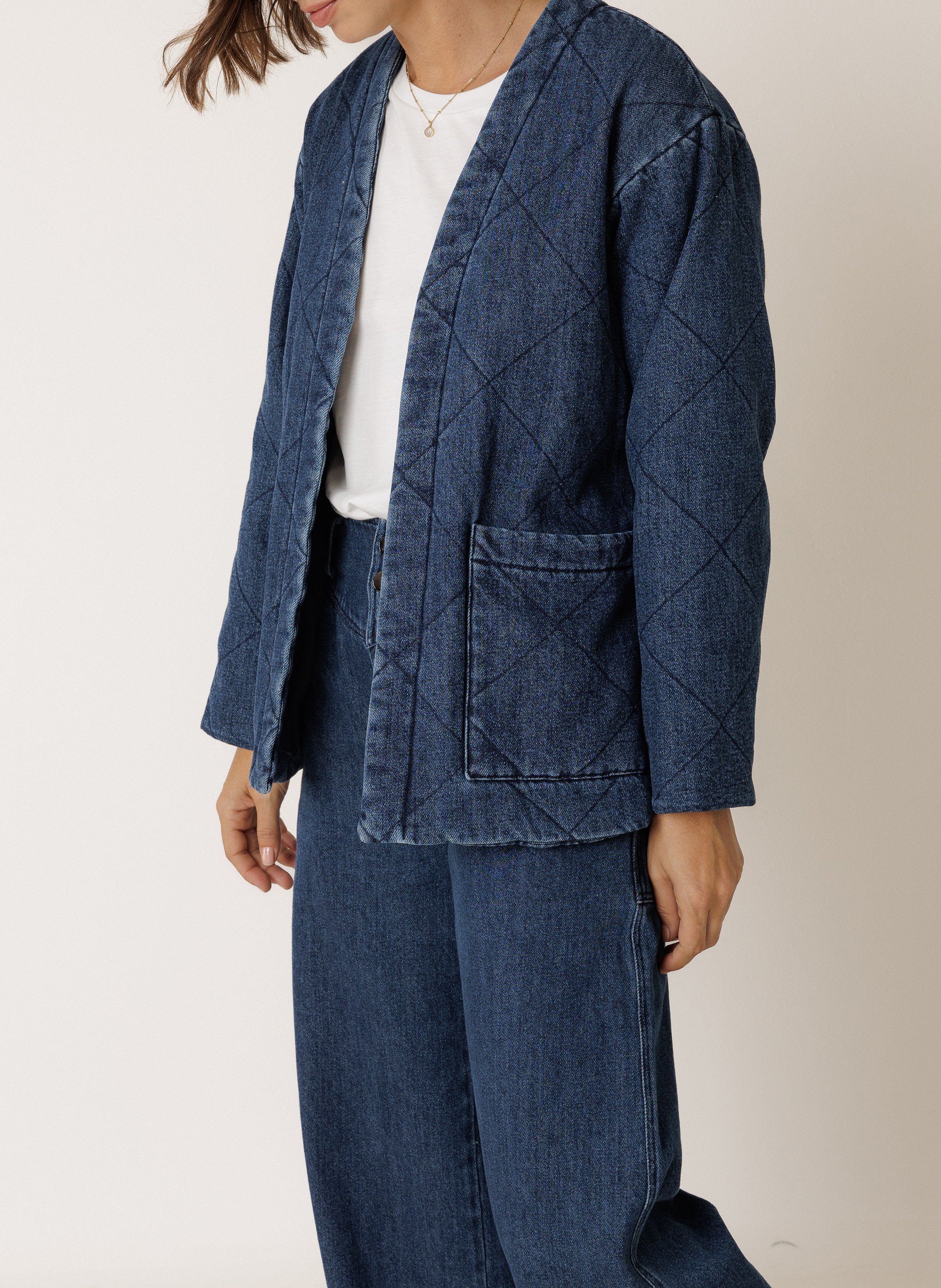 Gepolsterte Denimjacke mit Gürtel INDI & COLD Blau