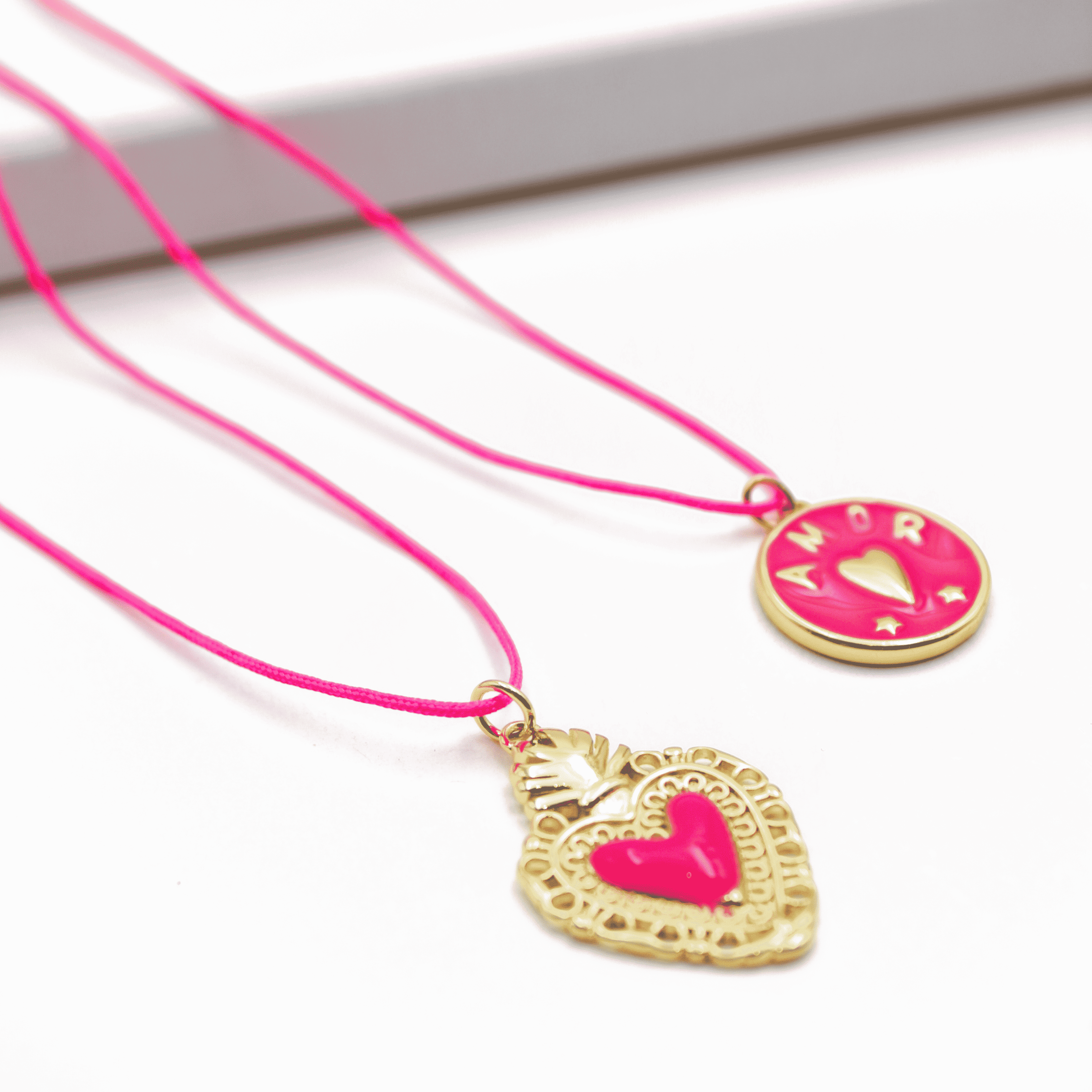 Colliers cordons rose fluo - carla L'ATELIER DES DAMES Doré