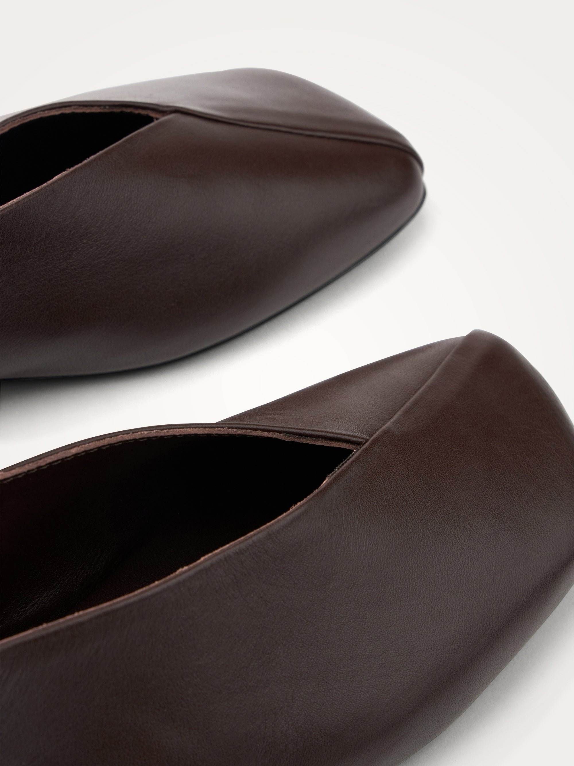 Square-toe slingback ballet flats VANESSA WU Brown