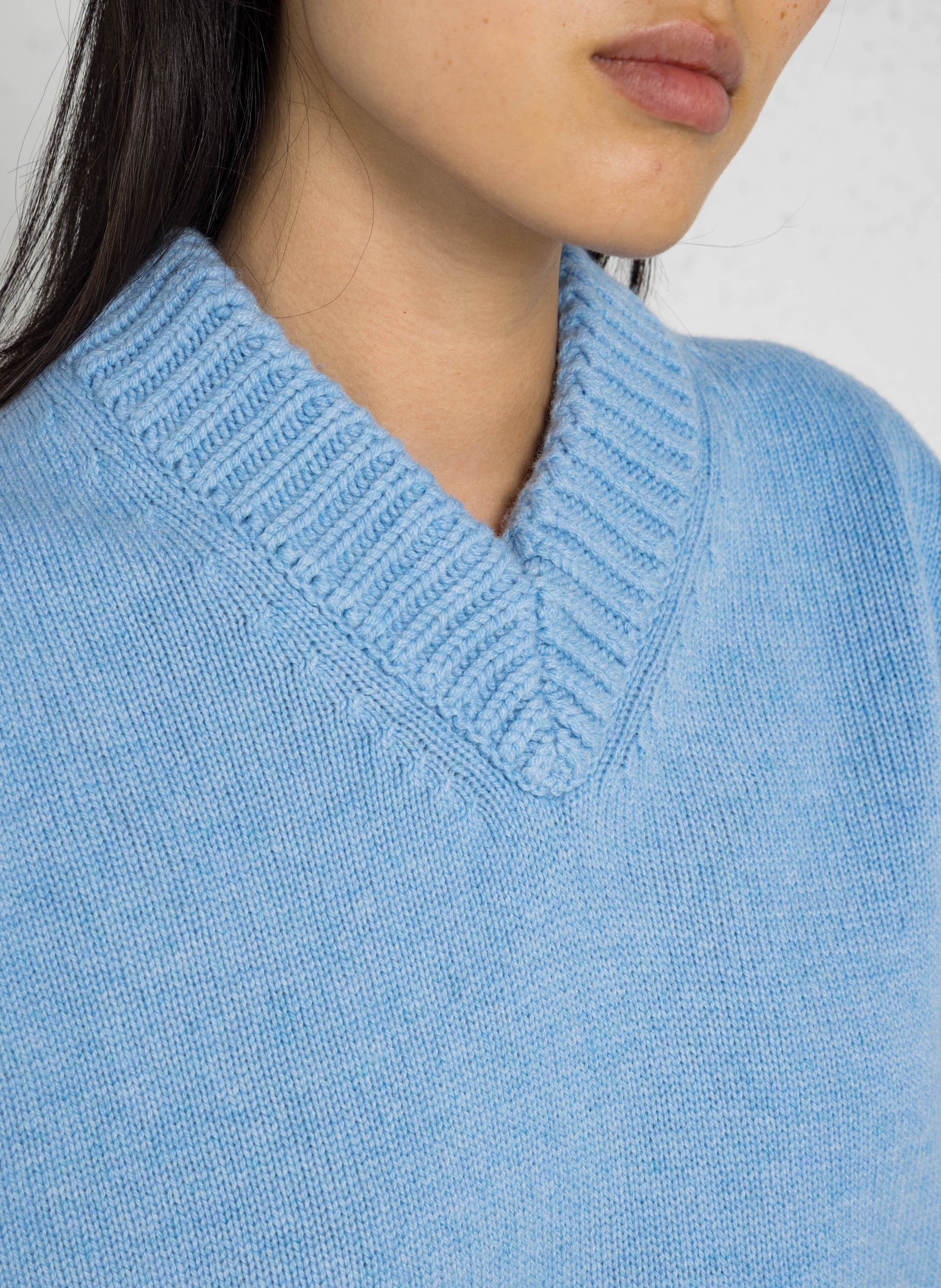 Pull oversize col V en laine  SOEUR Bleu