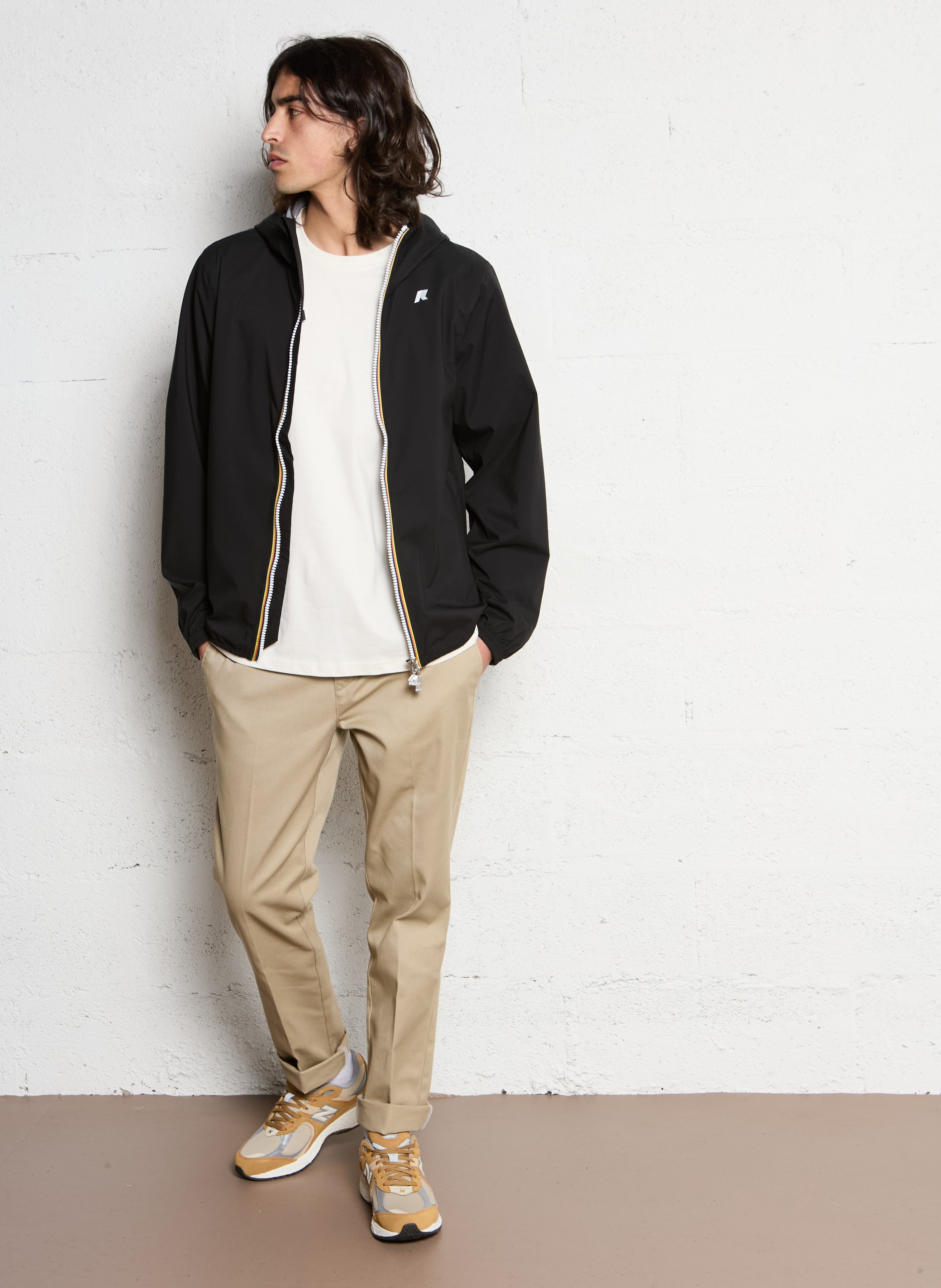 Kurze Kapuzenjacke mit Reißverschluss Schwarz