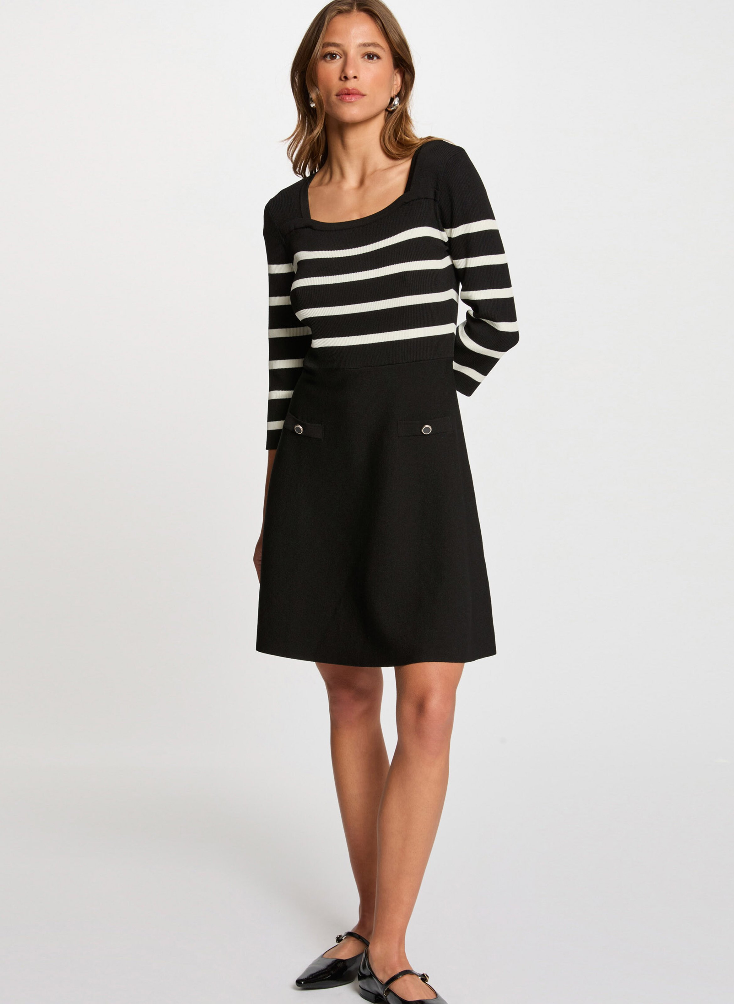 Korte jurk met vierkante halslijn en strepen MORGAN Zwart