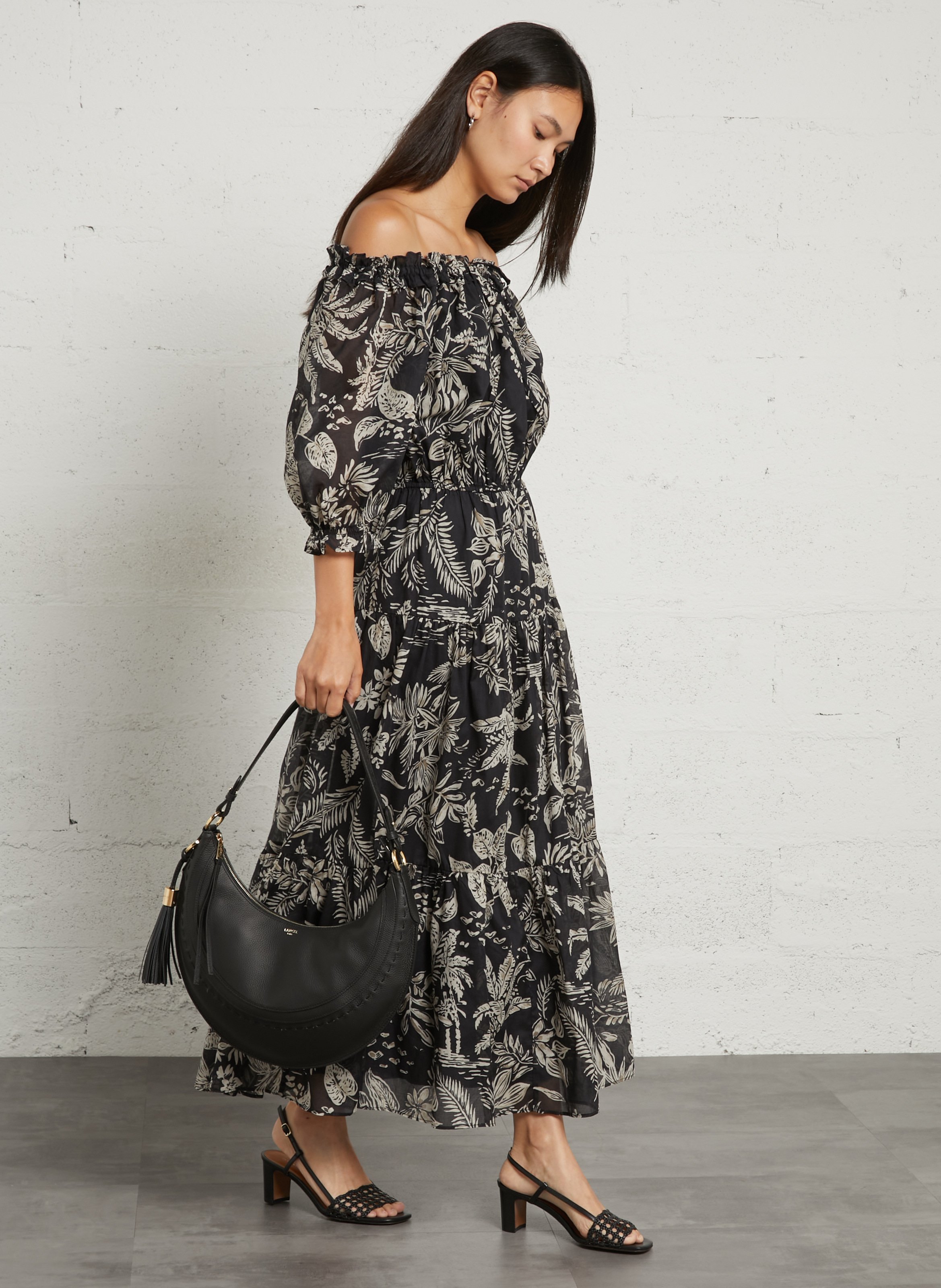 Uni-Farbene, mit Reißverschluss versehene Hobo-Tasche aus Leder. LANCEL Schwarz