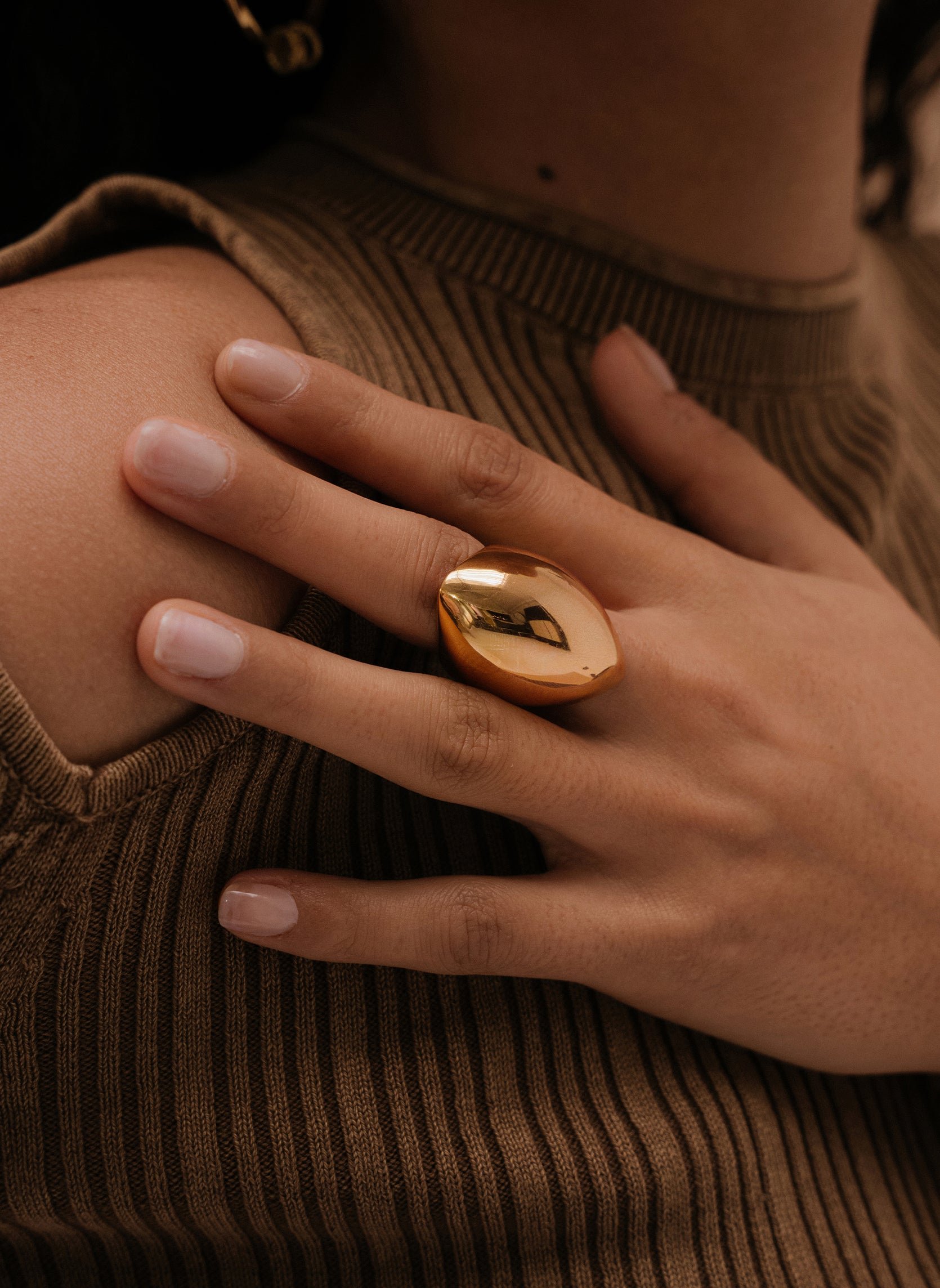 Wide Tiamat ring AEC Paris Golden