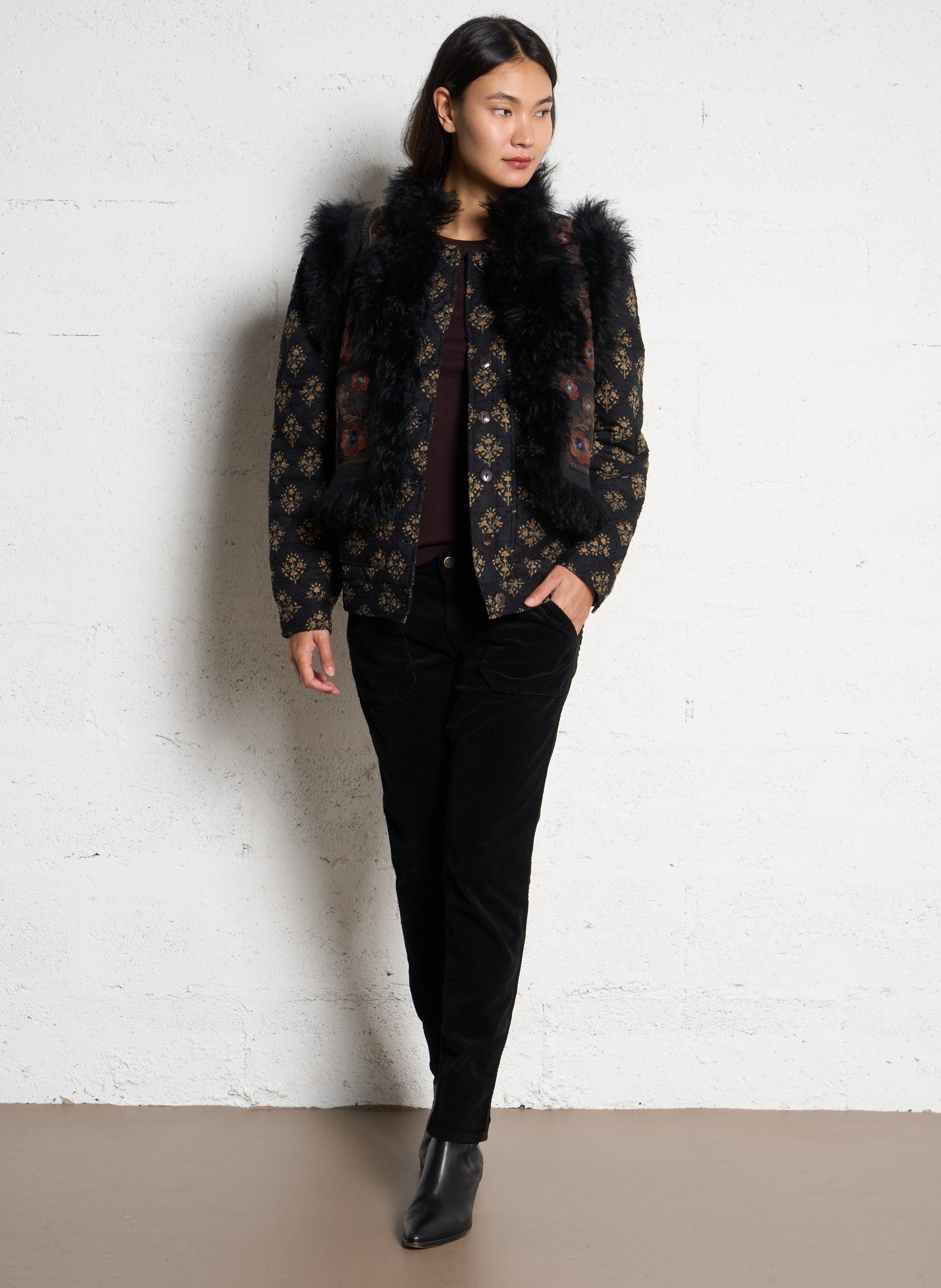 Weit geschnittene Blumenmuster-Jacke ANTIK BATIK Schwarz