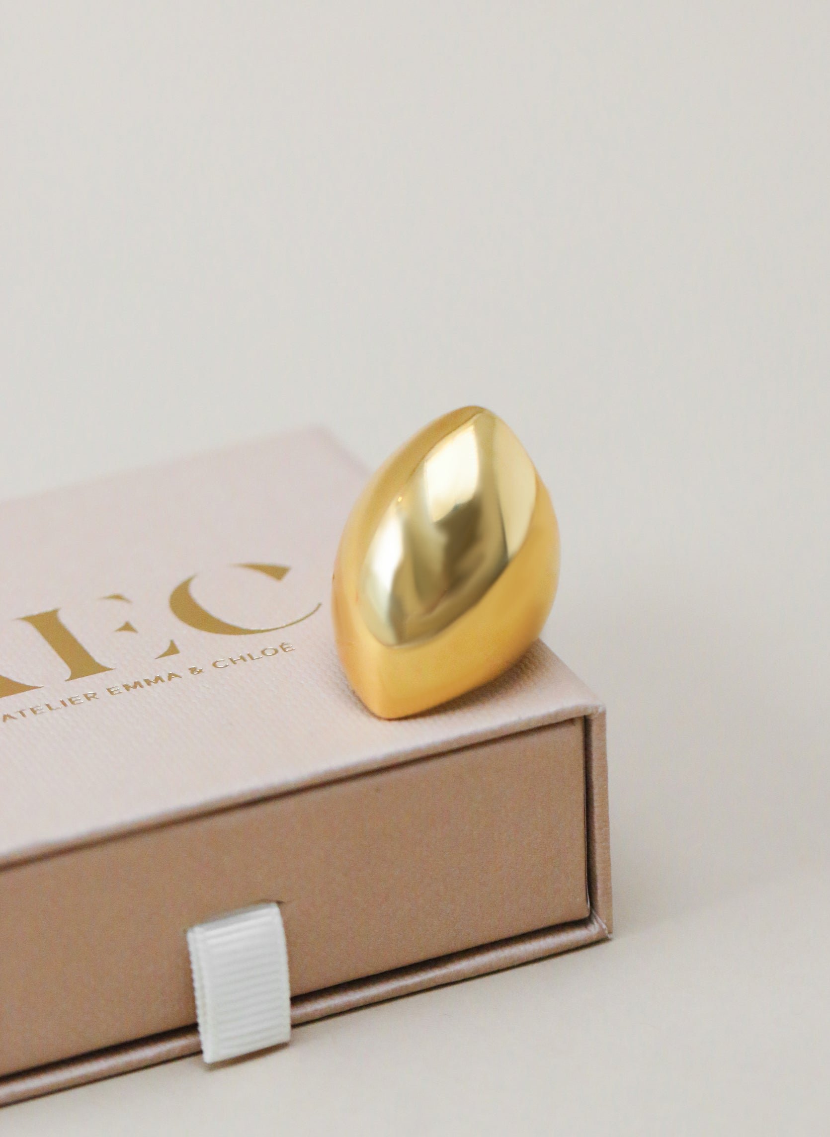 Wide Tiamat ring AEC Paris Golden