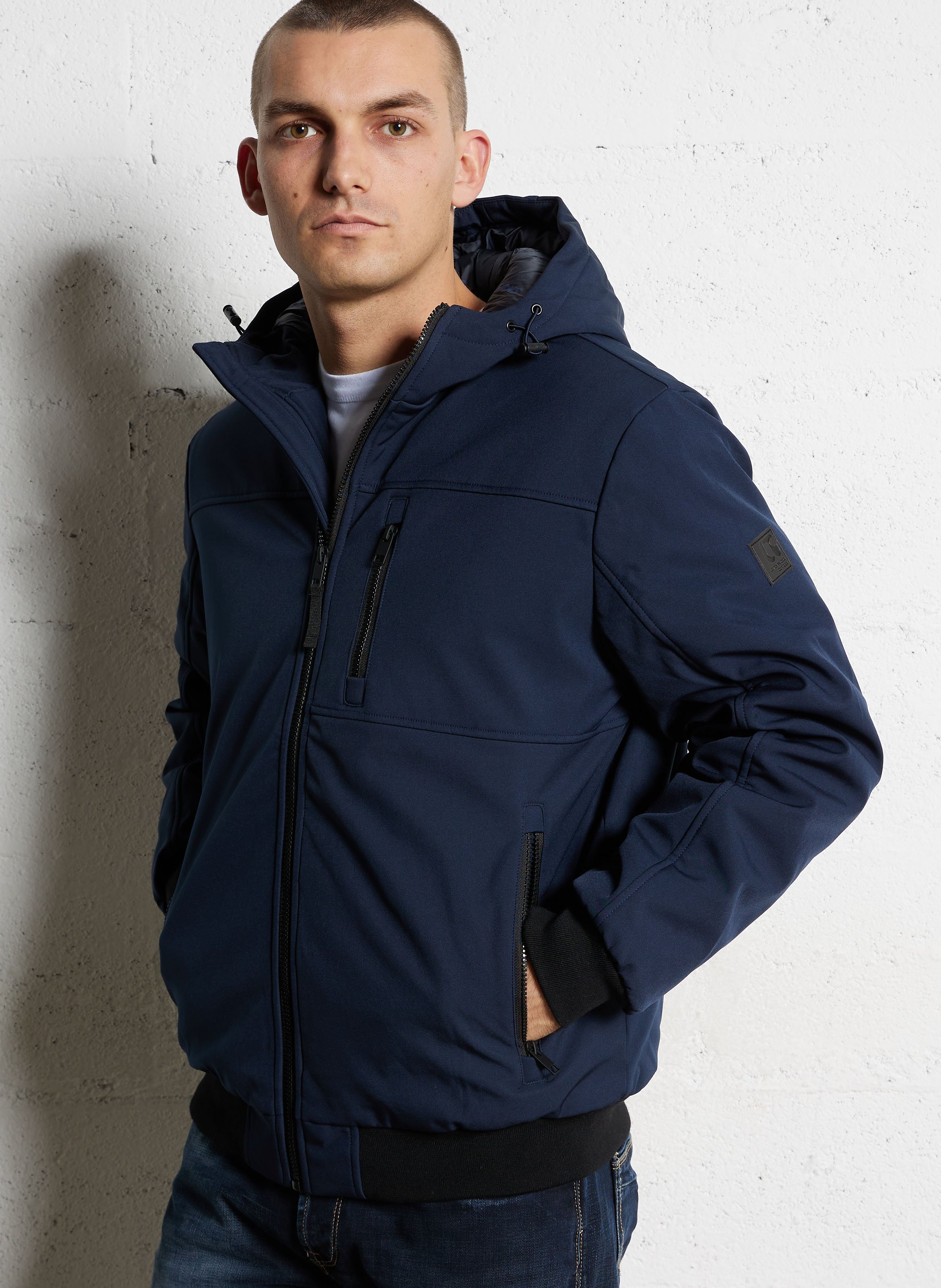 Giacca diritta monocolore con cappuccio LE TEMPS DES CERISES Blu