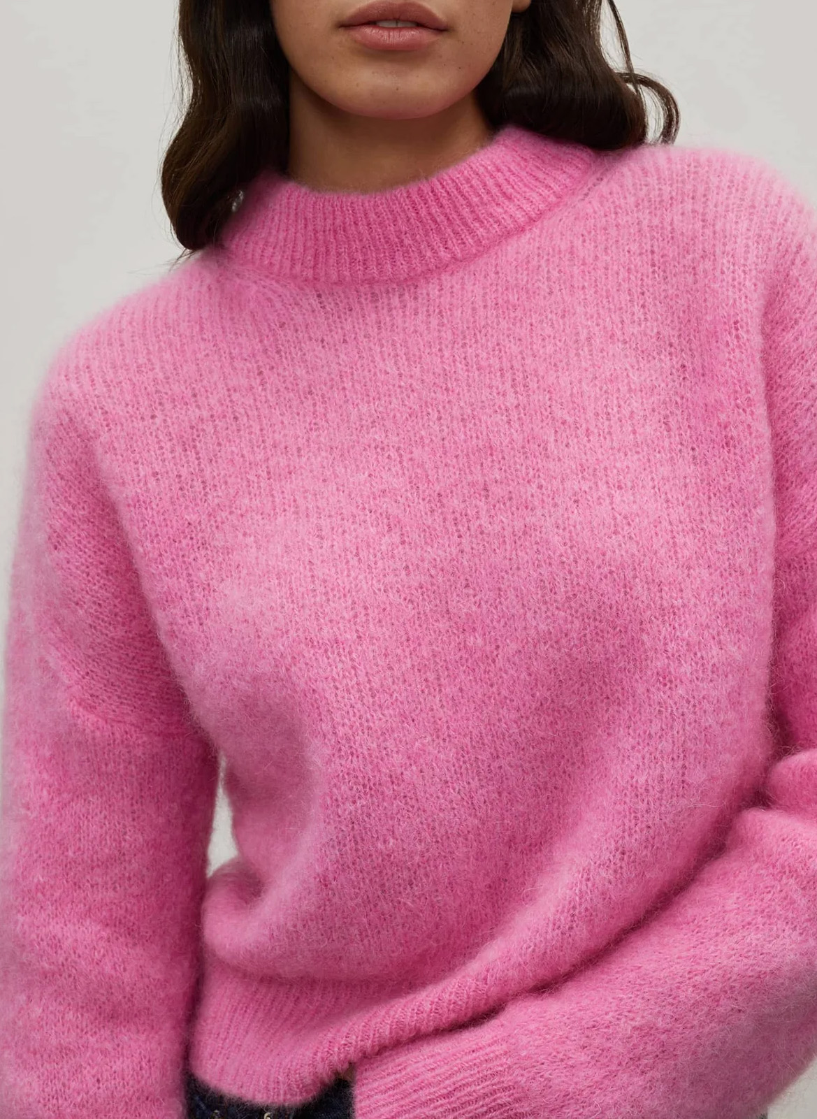 Caissa - Wollstrickpullover mit V-Ausschnitt und Details SURPRISE Rosa
