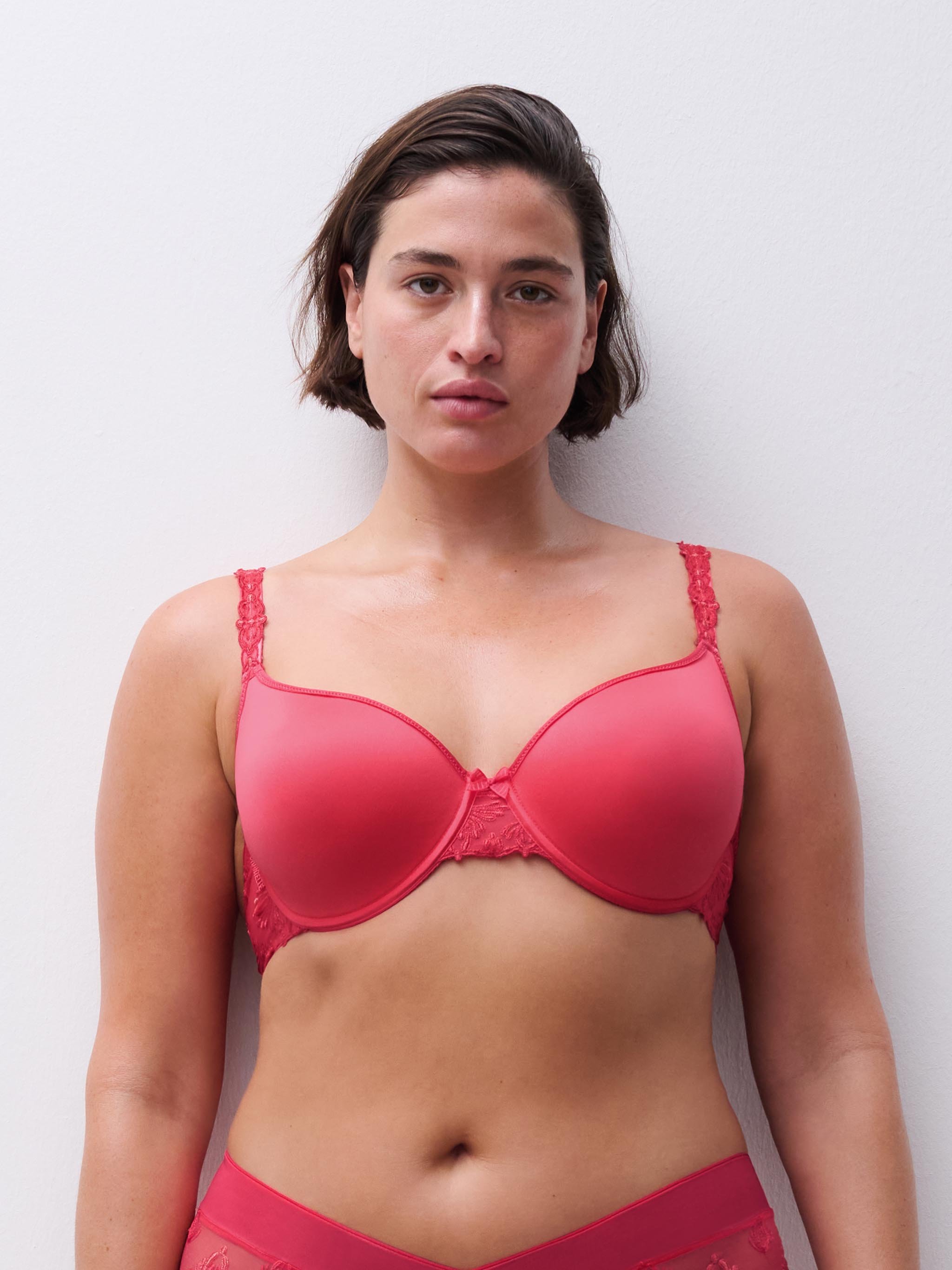 Full-cup shape memory bra CHANTELLE