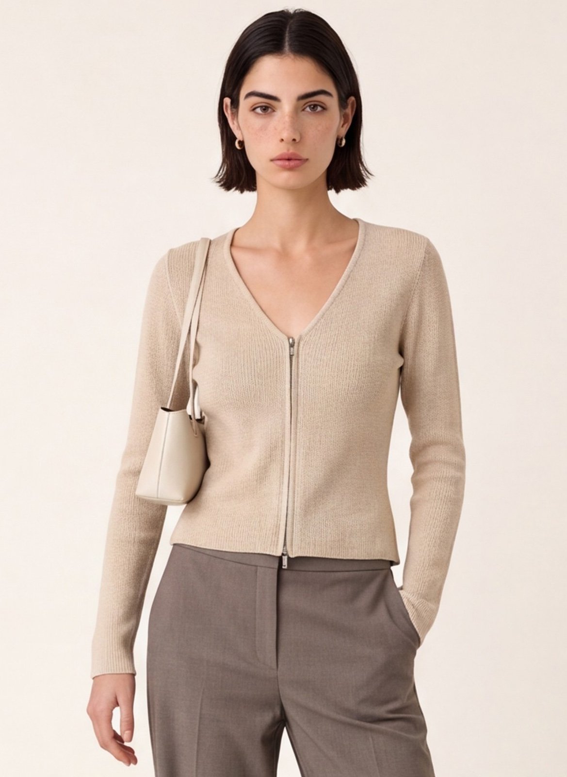 Recht vest met V-hals en ritssluiting KOOKAI Beige