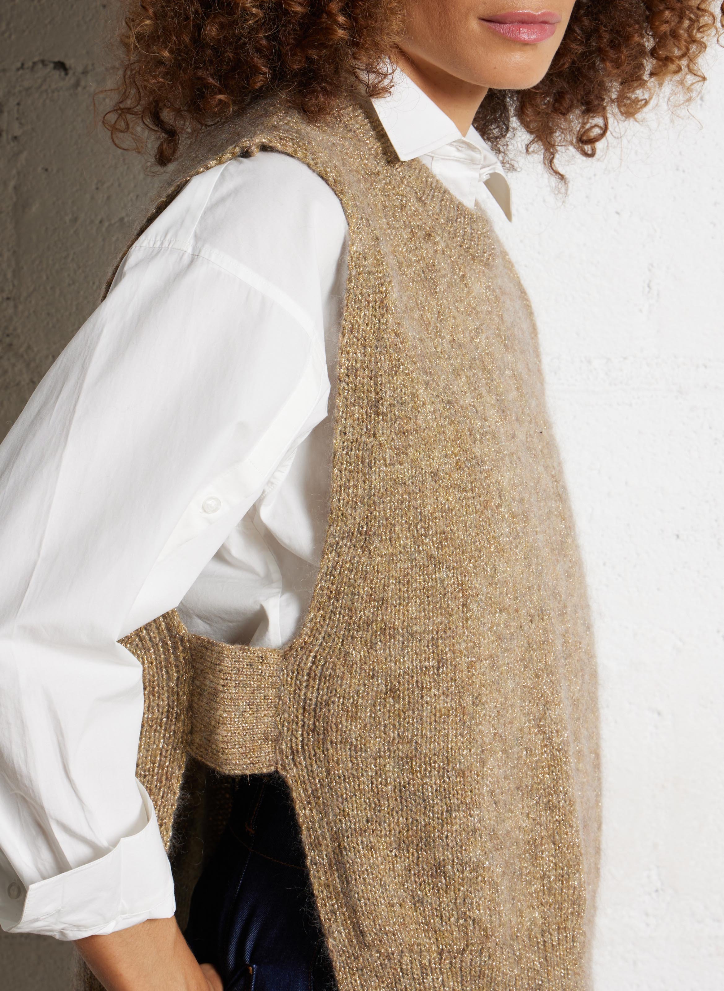 Oversize Rundhalsausschnitt Metallic-Pullover MAISON ANJE Golden