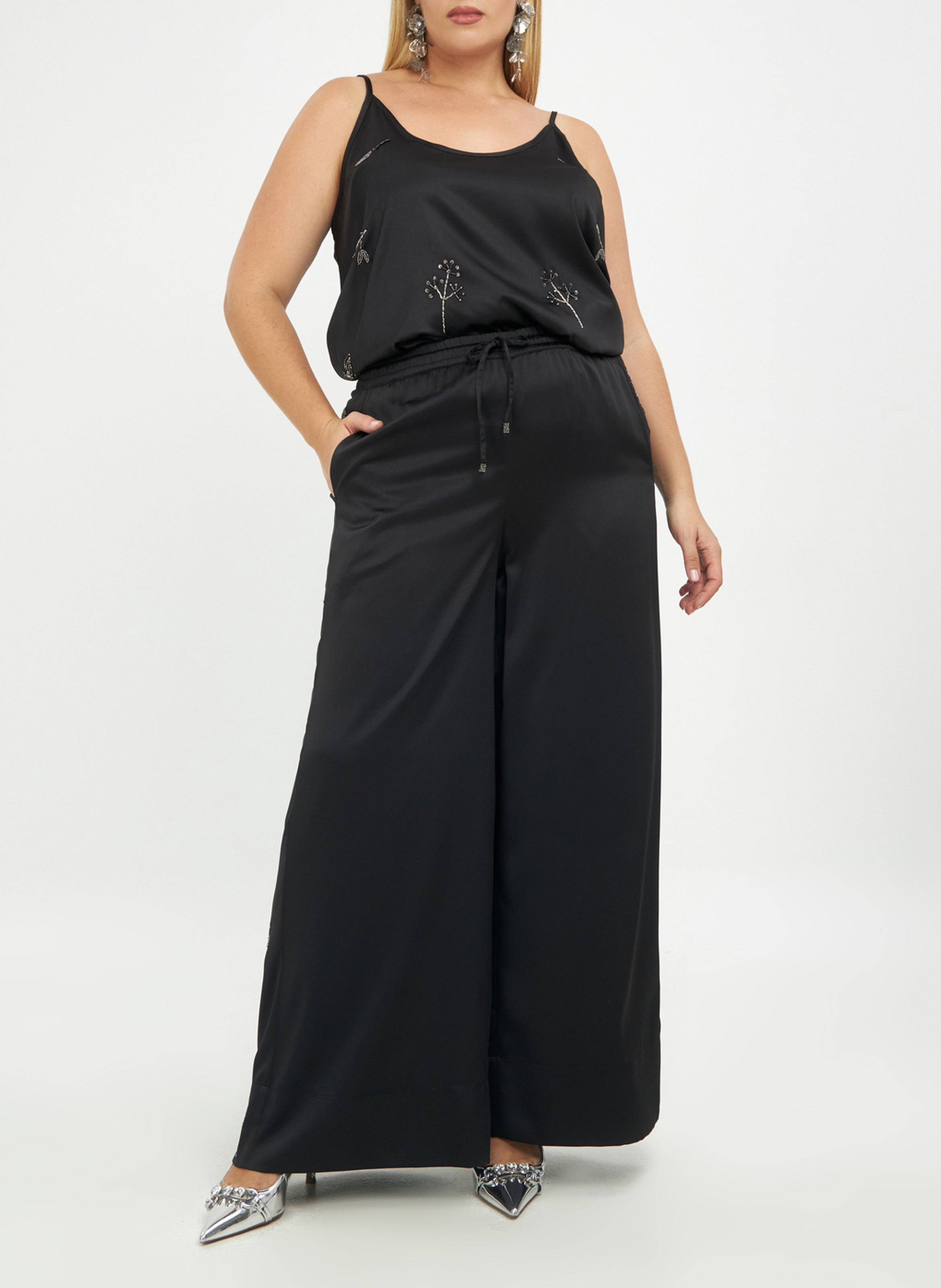 Pantaloni dritti satinati con motivi ricamati MAT FASHION Nero