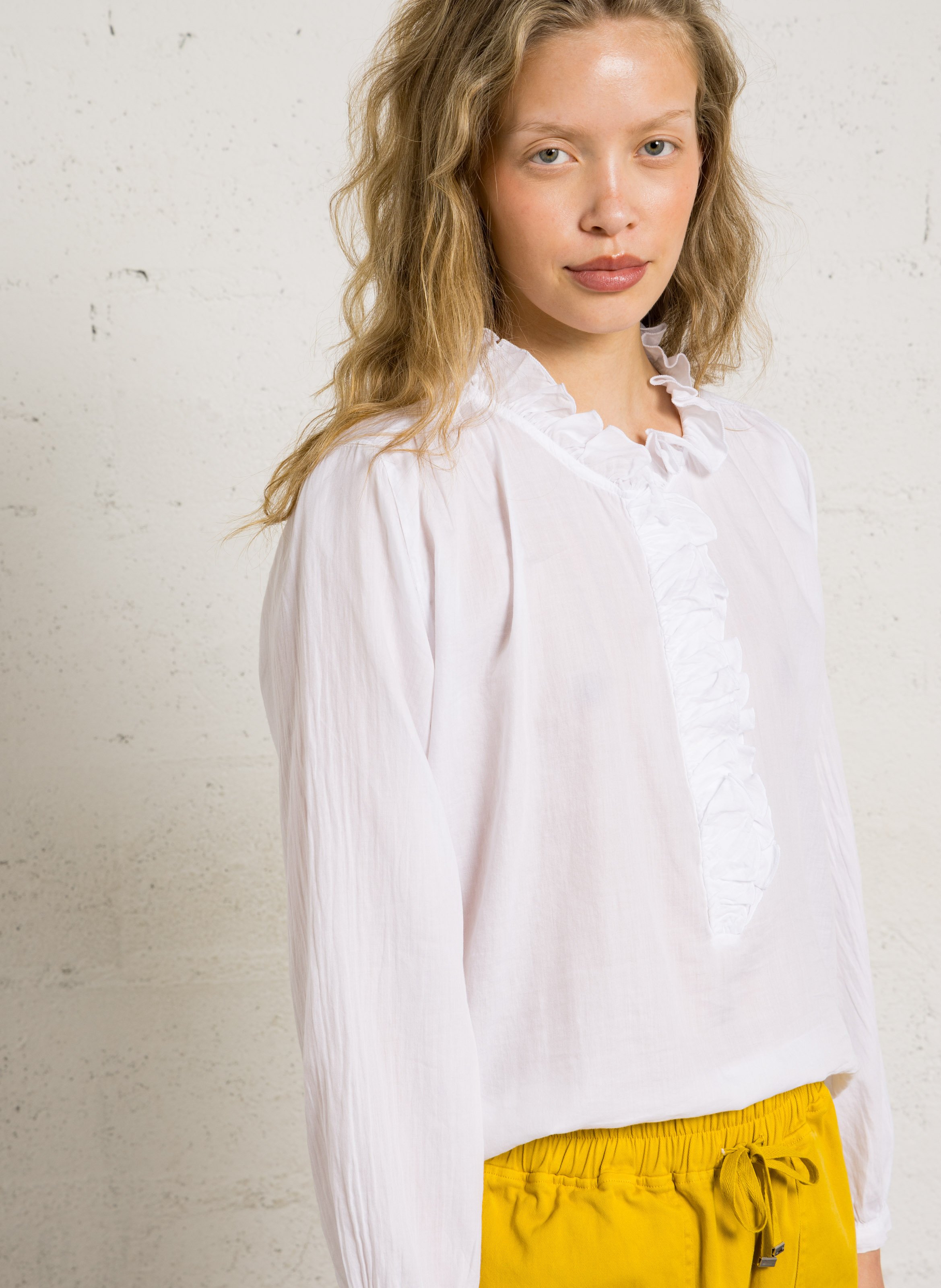 Bluse mit Rundhalsausschnitt und Volants BELLA JONES