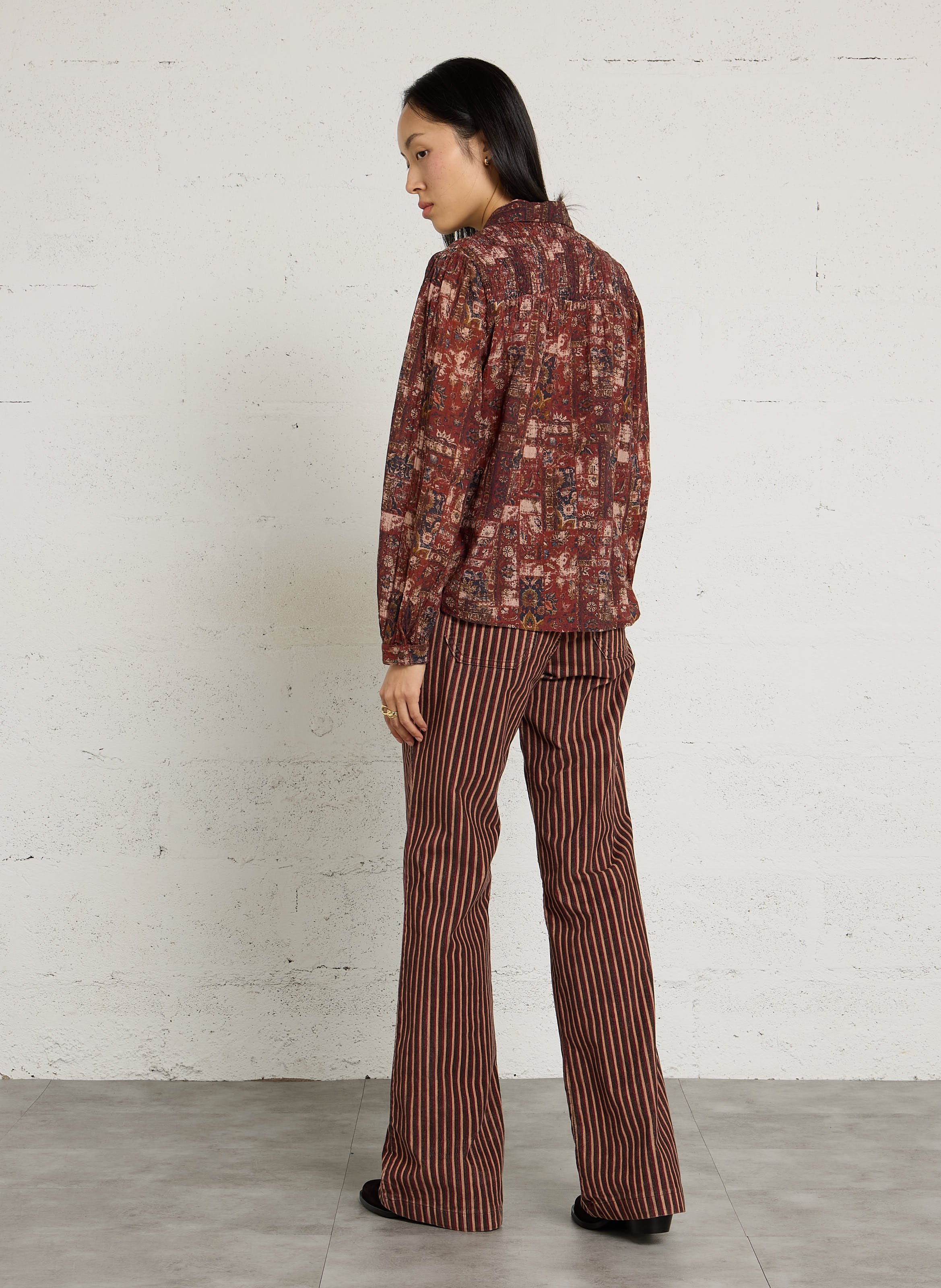 Rechte blouse met V-hals en print MAISON HOTEL Bruin