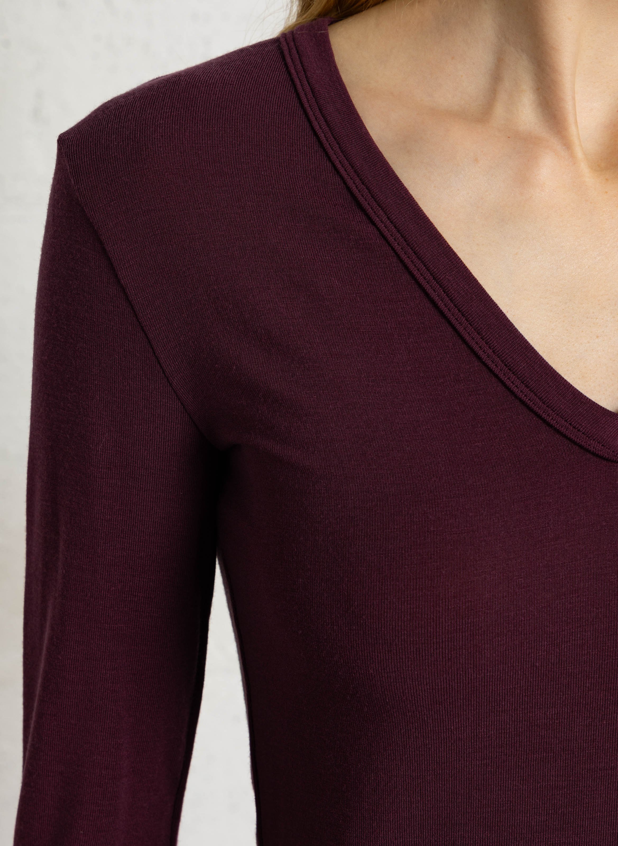 Nauwsluitend T-shirt met V-hals IMPERIAL Rood