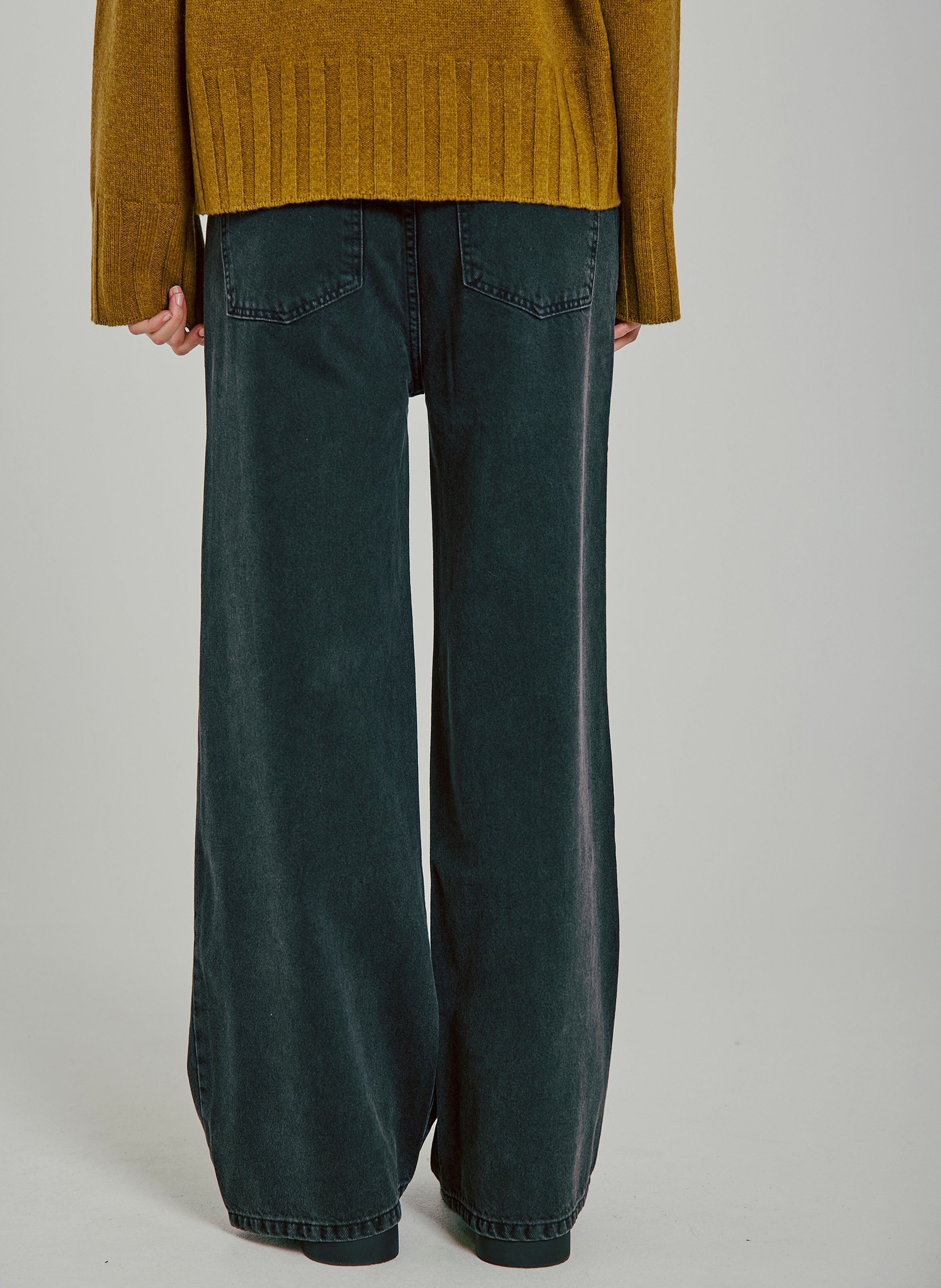 Jean large en coton bio mélangé NORR Noir