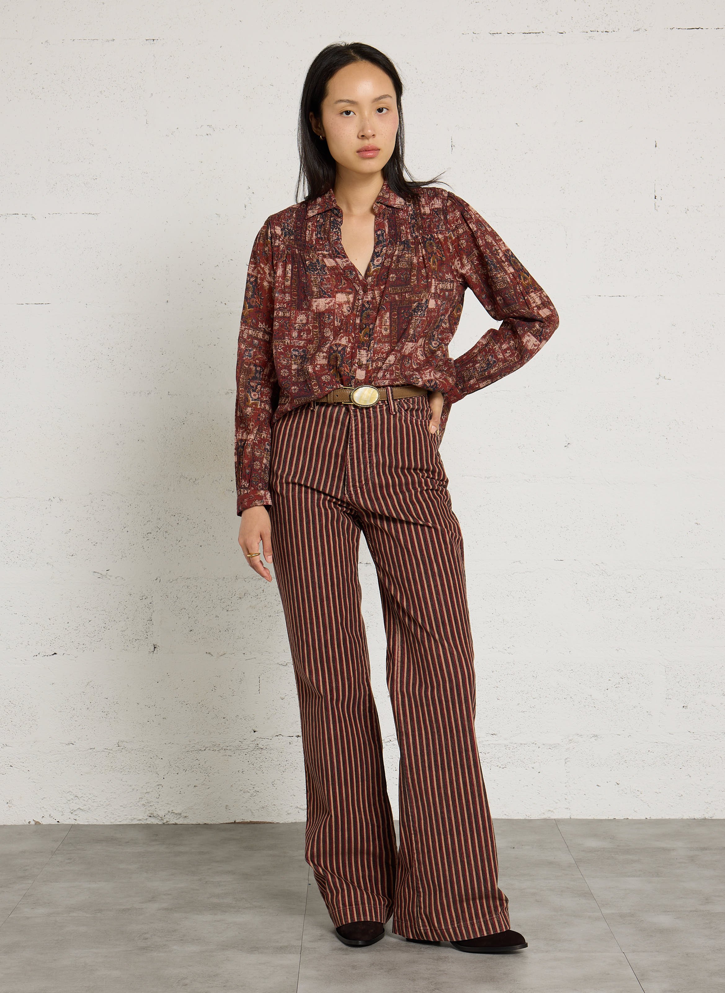 Rechte blouse met V-hals en print MAISON HOTEL Bruin