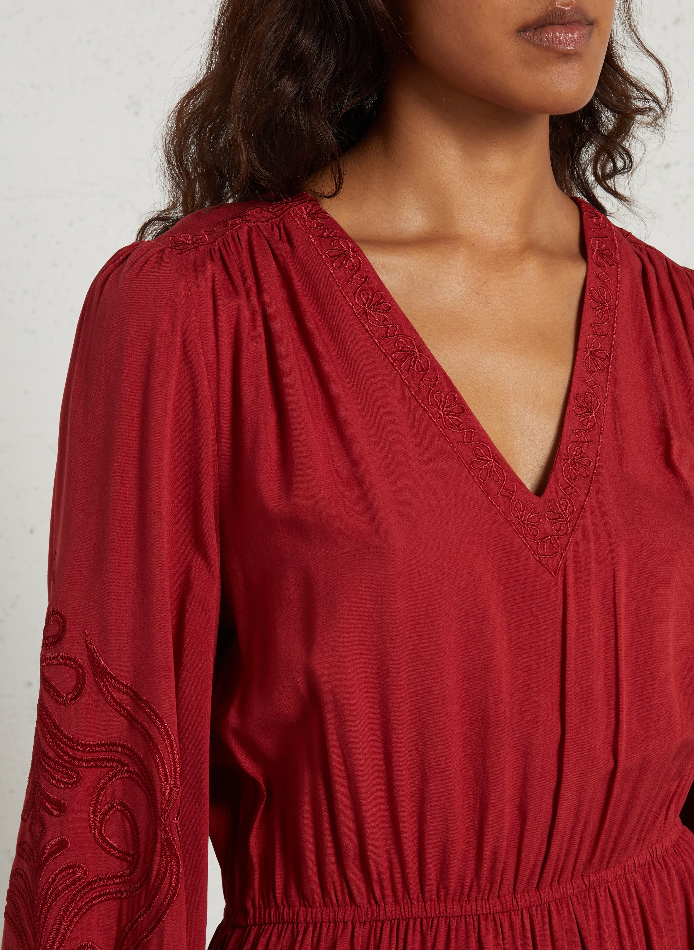 Langes, tailliertes Kleid mit langen Ärmeln LA PETITE ETOILE Orange