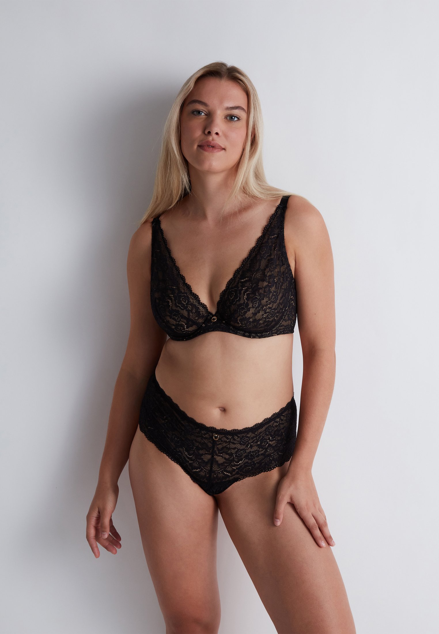 A la Folie kohl black underwired triangle bra AUBADE Black