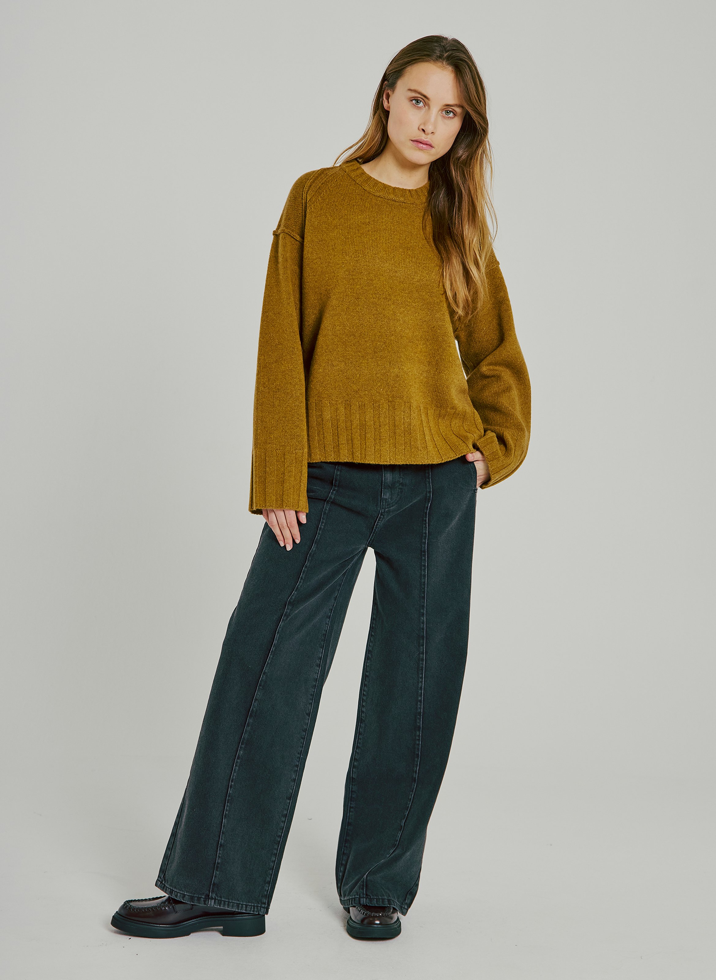 Jean large en coton bio mélangé NORR Noir