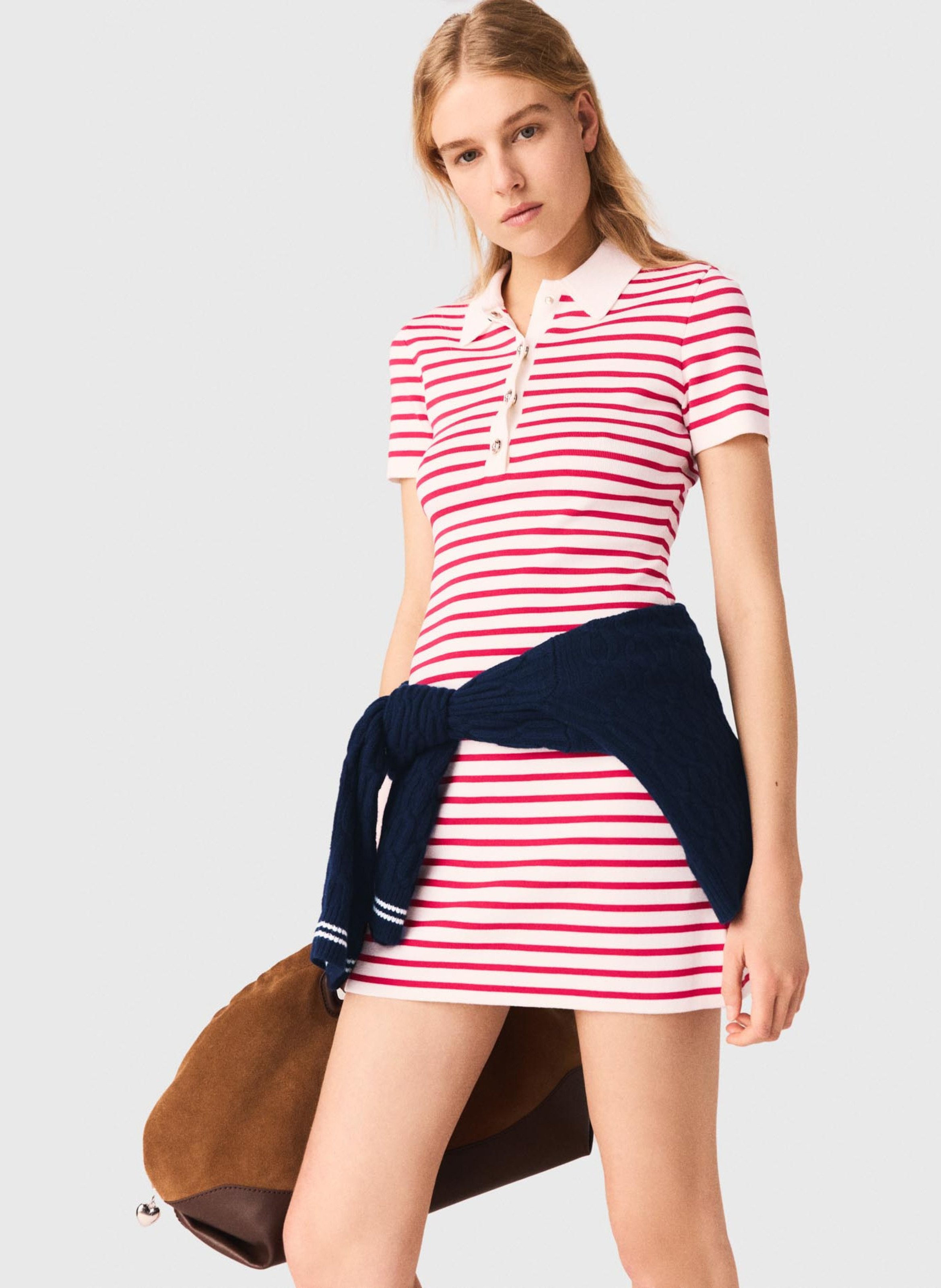 <span> Korte jurk met polokraag en strepen </span> MAJE Rood