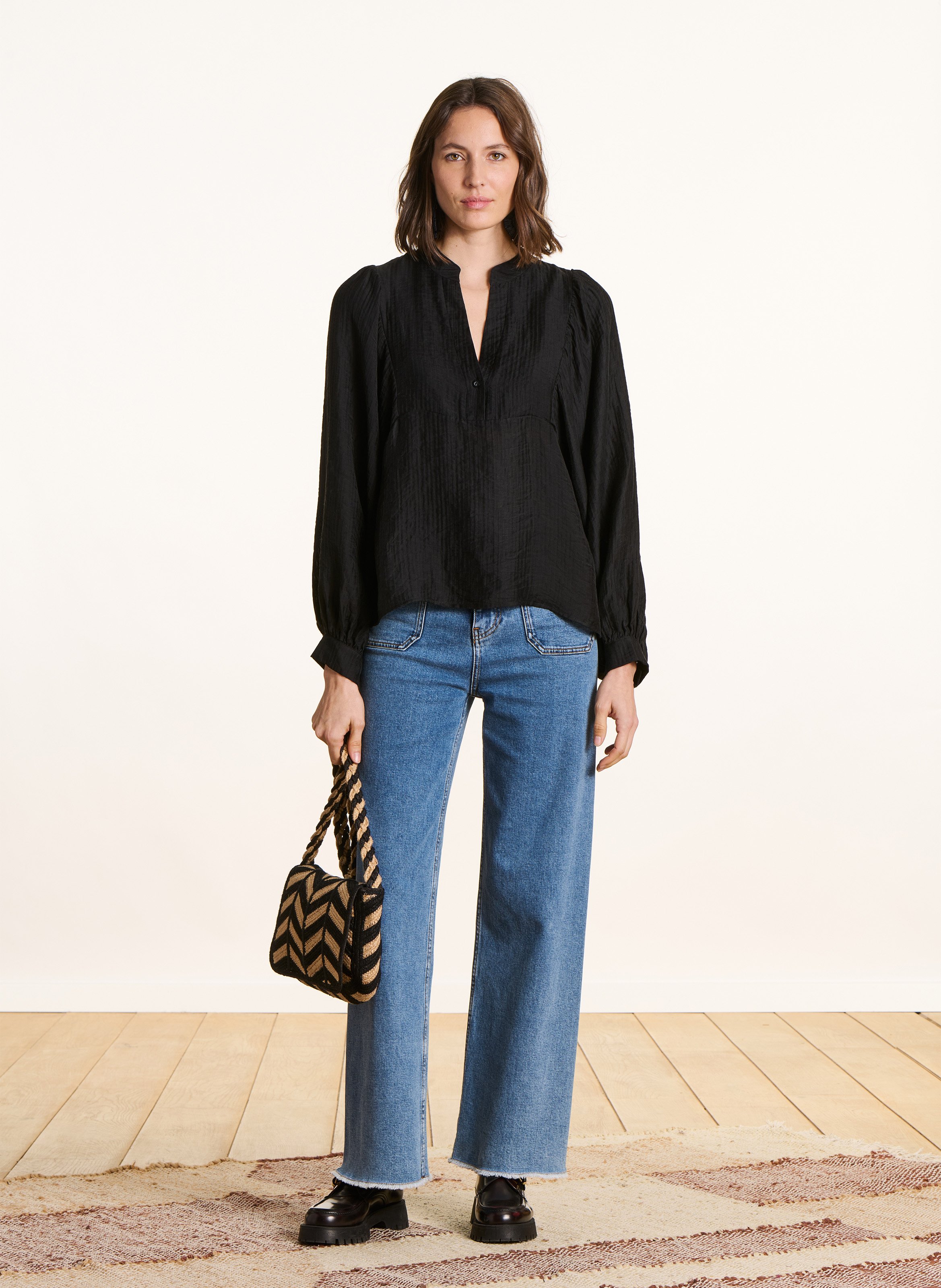 Weites Top mit Stehkragen LA FEE MARABOUTEE Schwarz