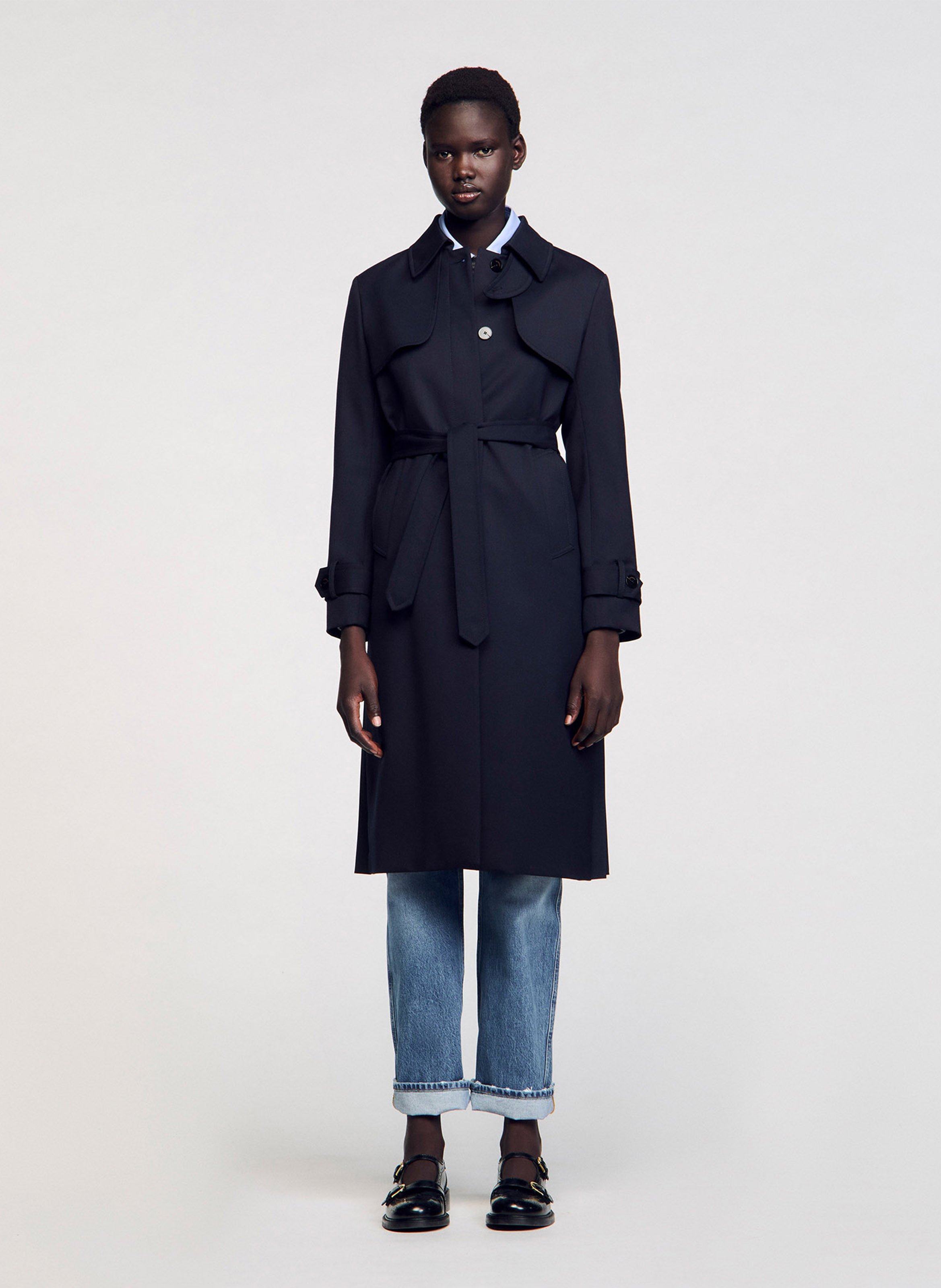 Trenchcoat met klassieke kraag en geplooid detail op de rug SANDRO Blauw