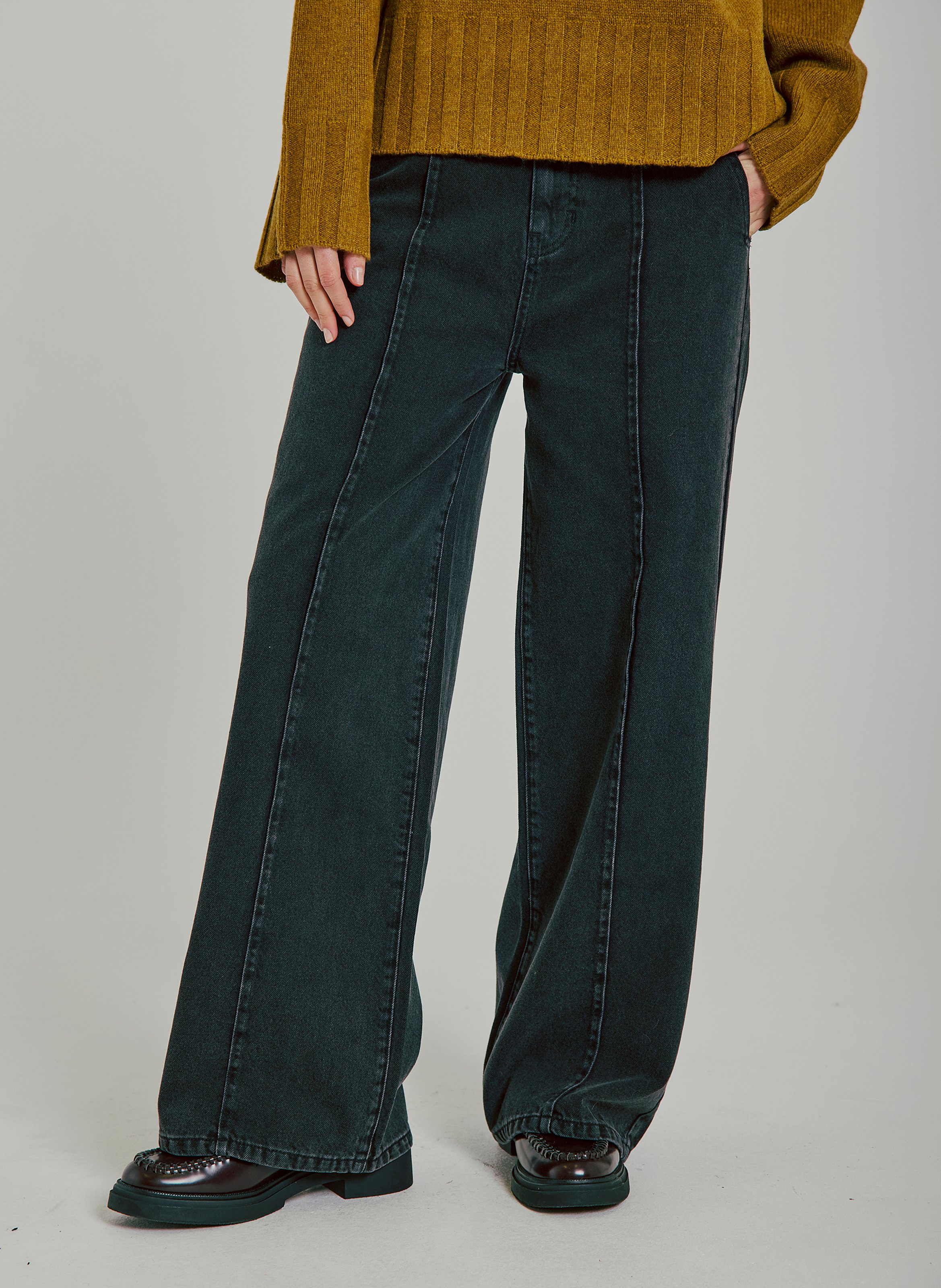 Jean large en coton bio mélangé NORR Noir