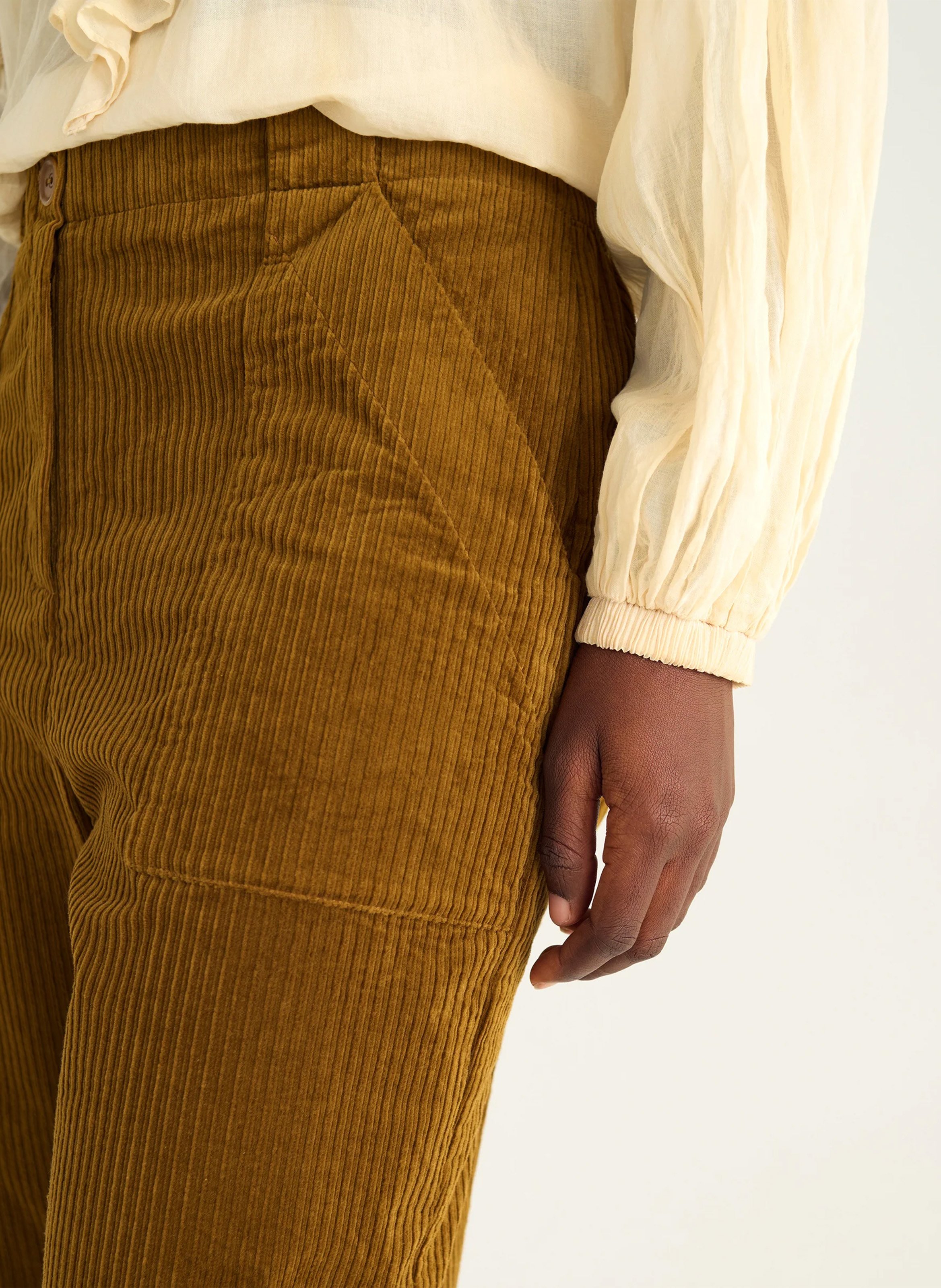 Pantalon carotte 7/8ème en velours côtelé COTELAC Marron