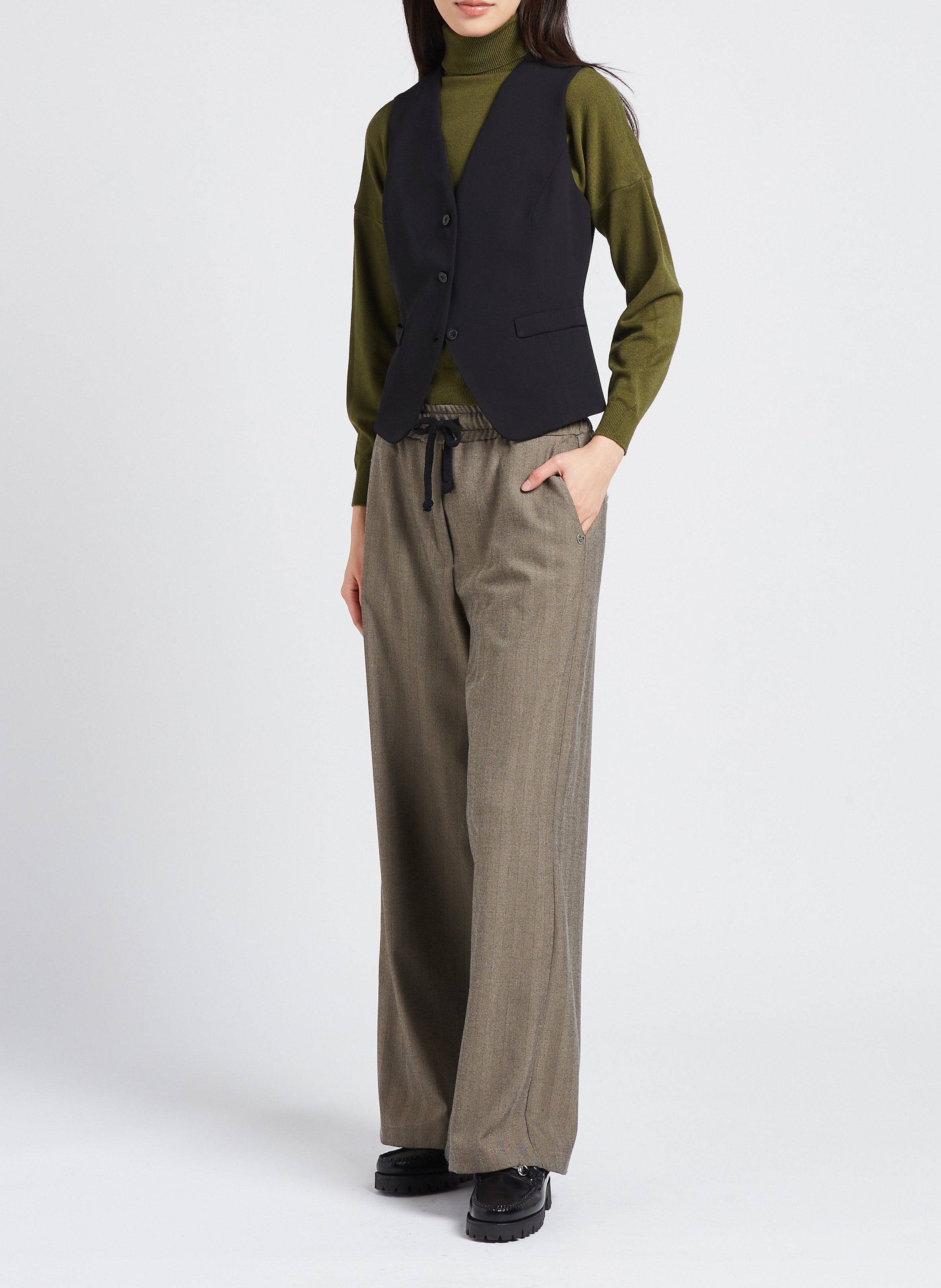 Gilet droit court à col V Noir