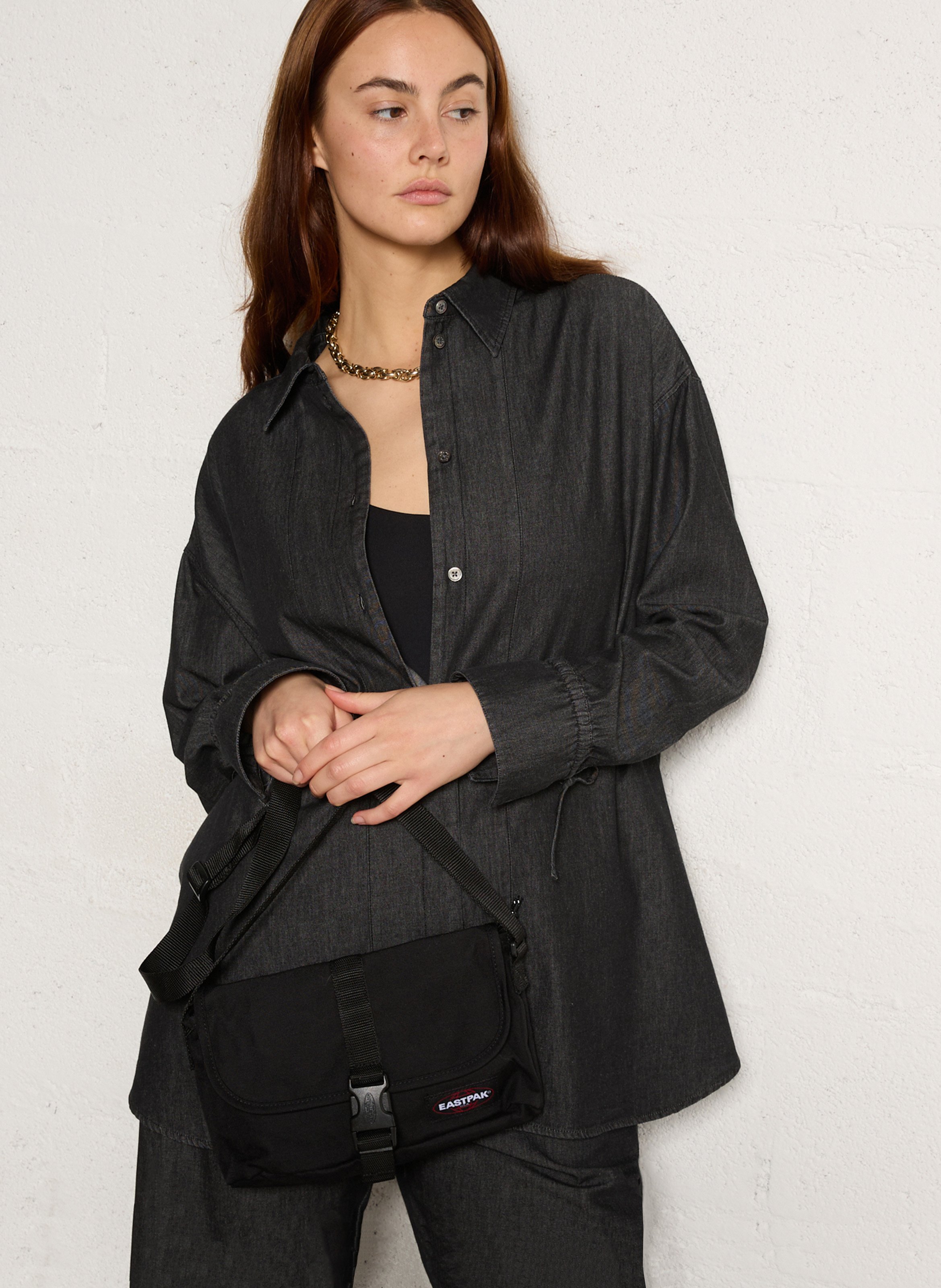 Sac bandoulière à rabat avec boucle EASTPAK Noir