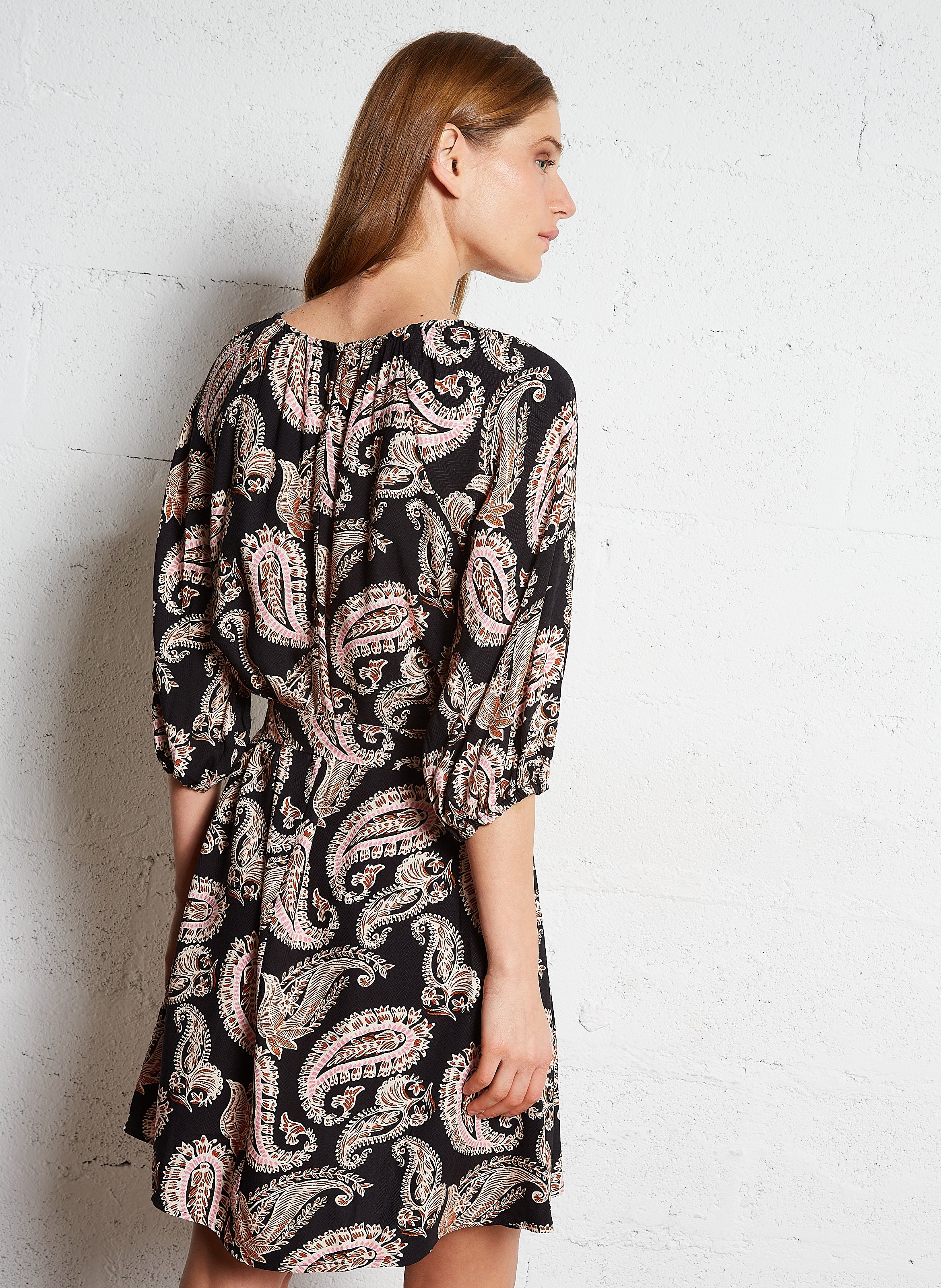 Halflange jurk met V-hals en print LA PETITE ETOILE Veelkleurig