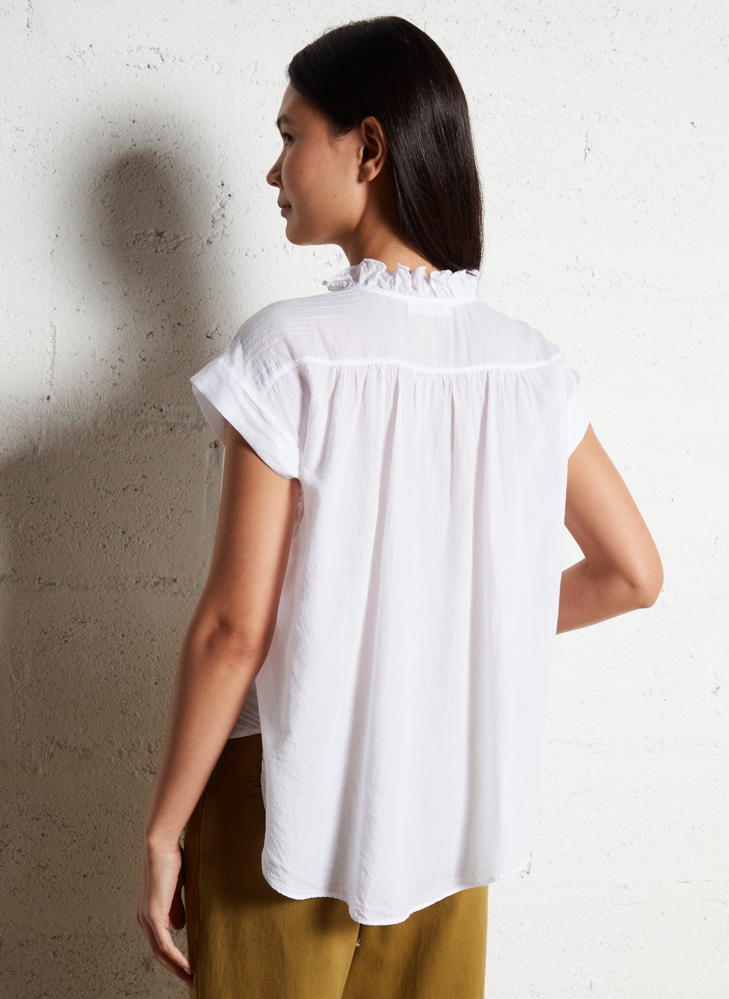 Top manches courtes droit à froufrous BELLA JONES Blanc