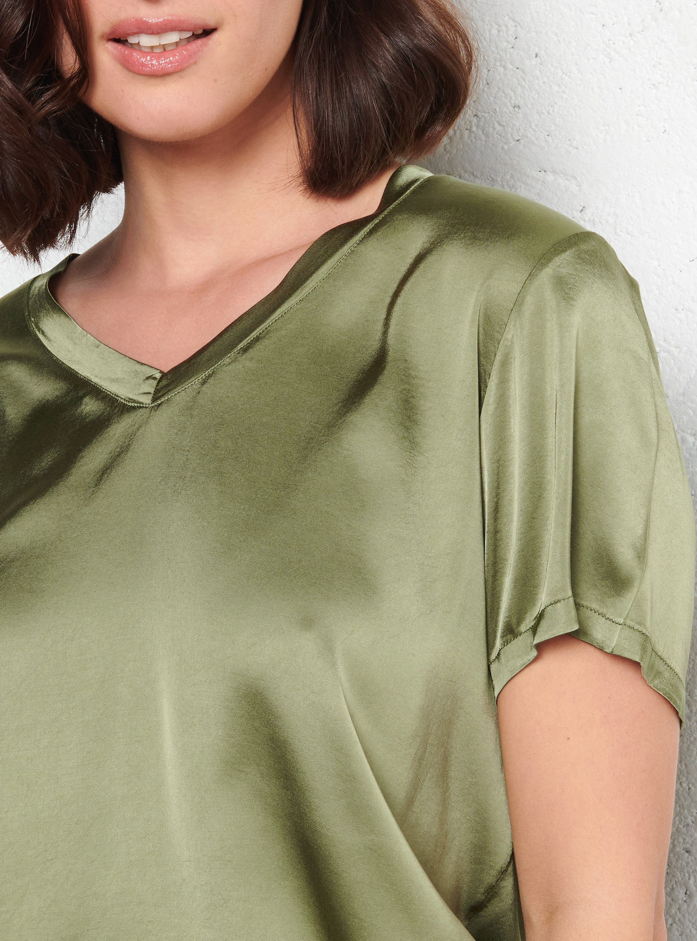 Satin V-neck oversized T-shirt SUD EXPRESS Green