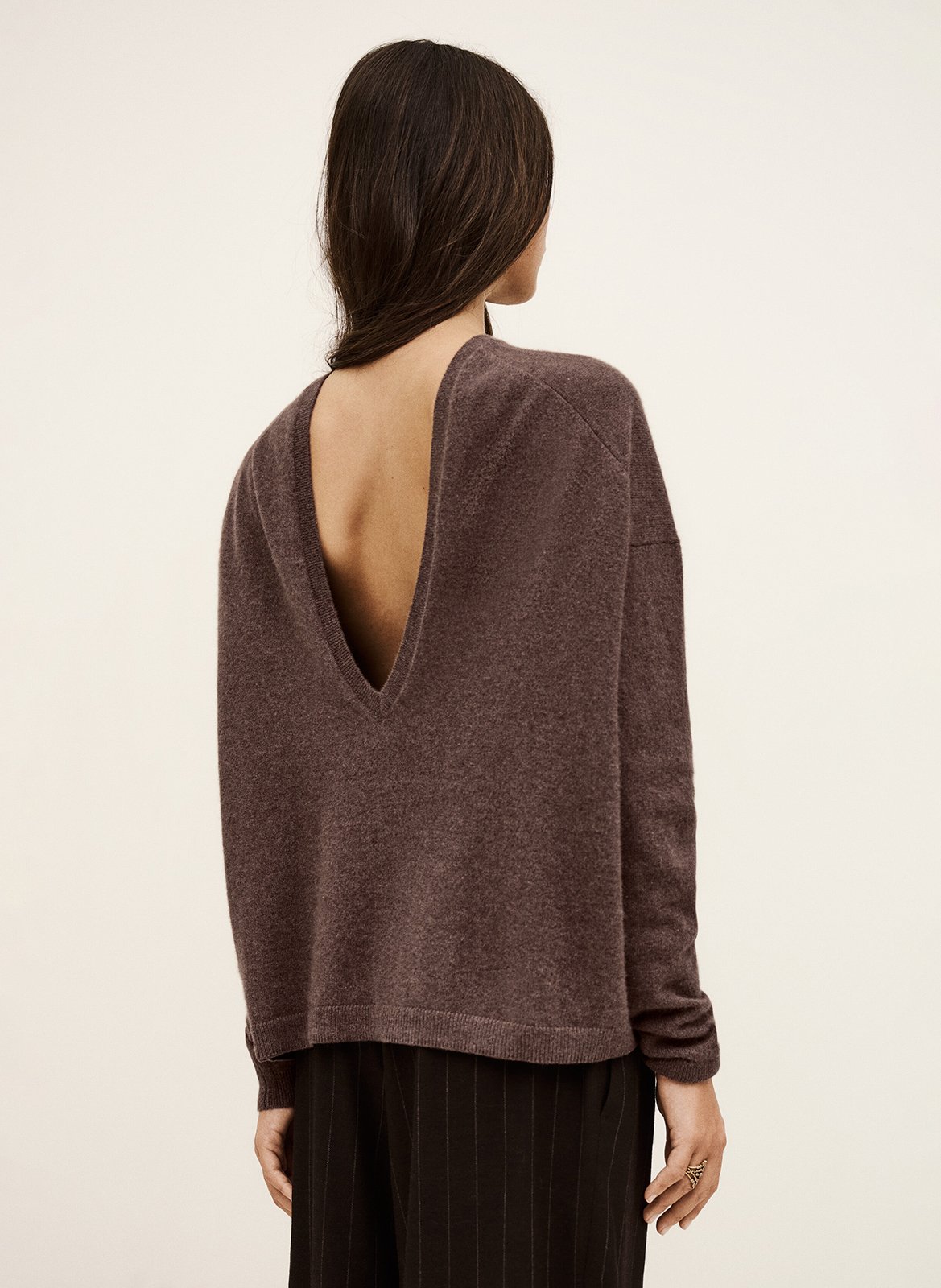 Kasjmier trui met V-hals BA&SH Bruin