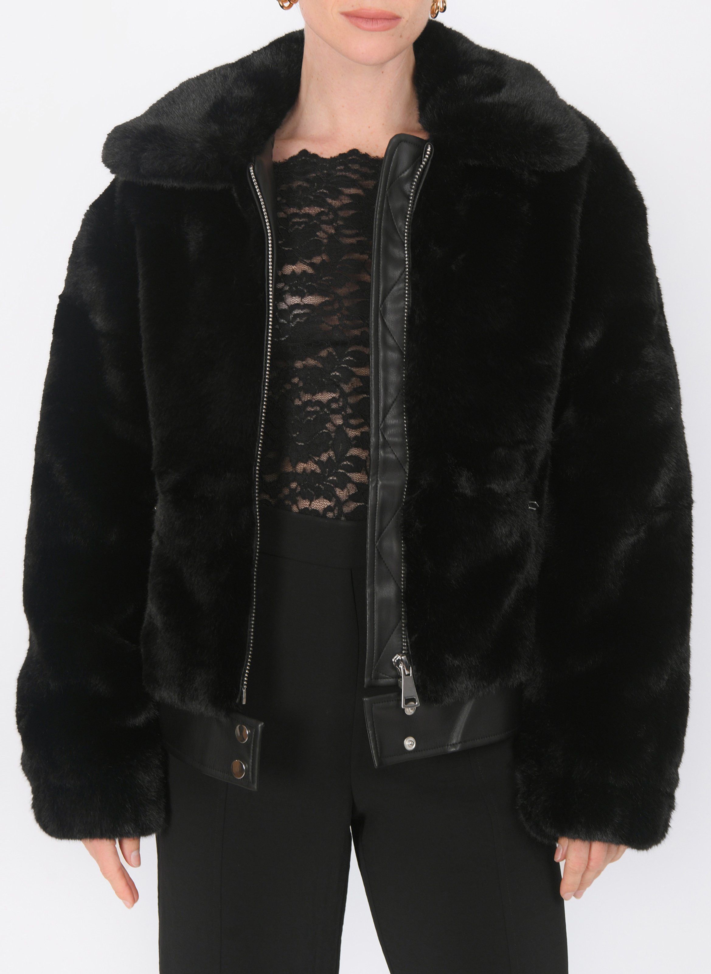 Chaqueta corta de imitación de piel lisa KOOKAI Negro