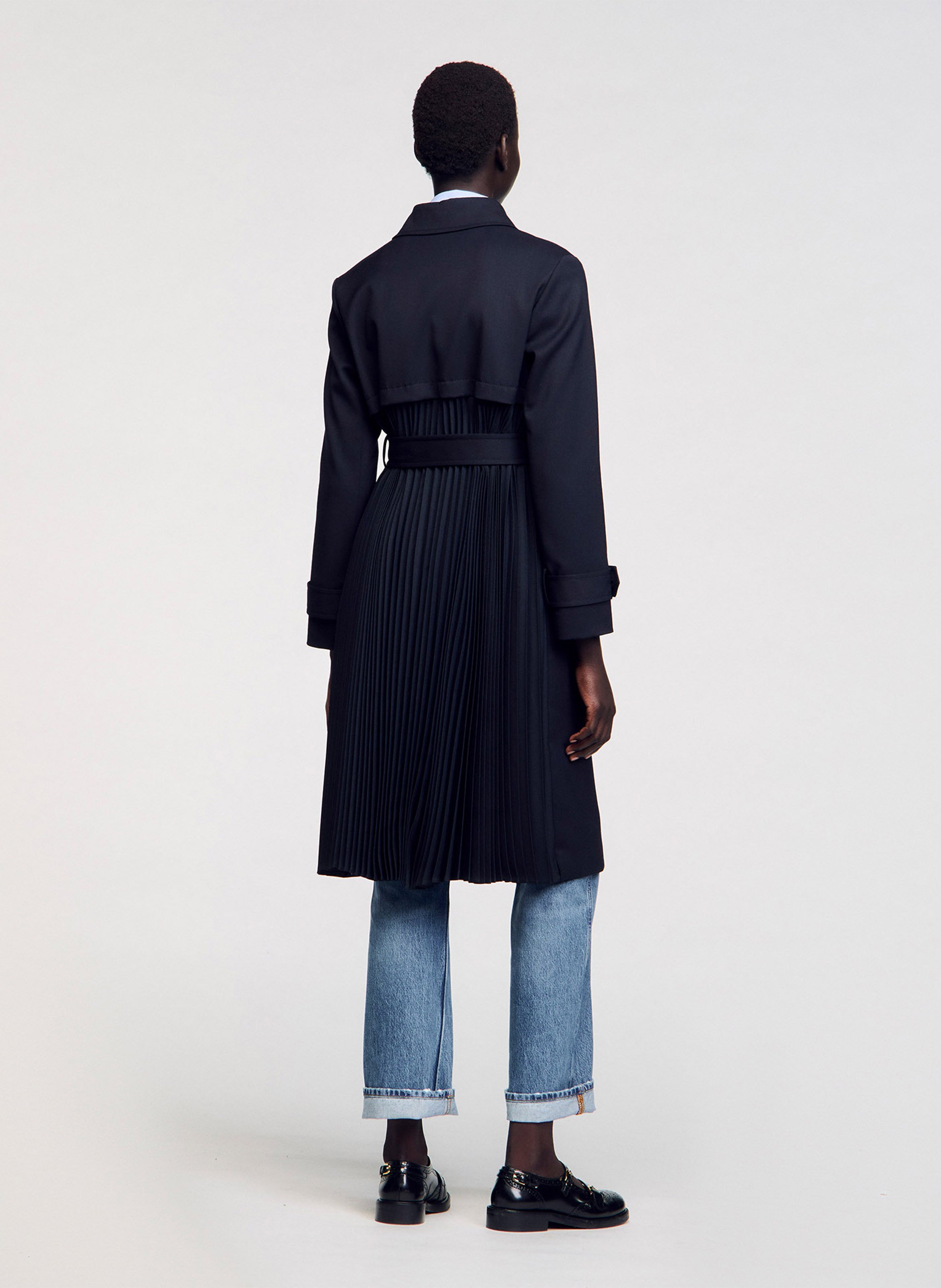 Trenchcoat met klassieke kraag en geplooid detail op de rug SANDRO Blauw