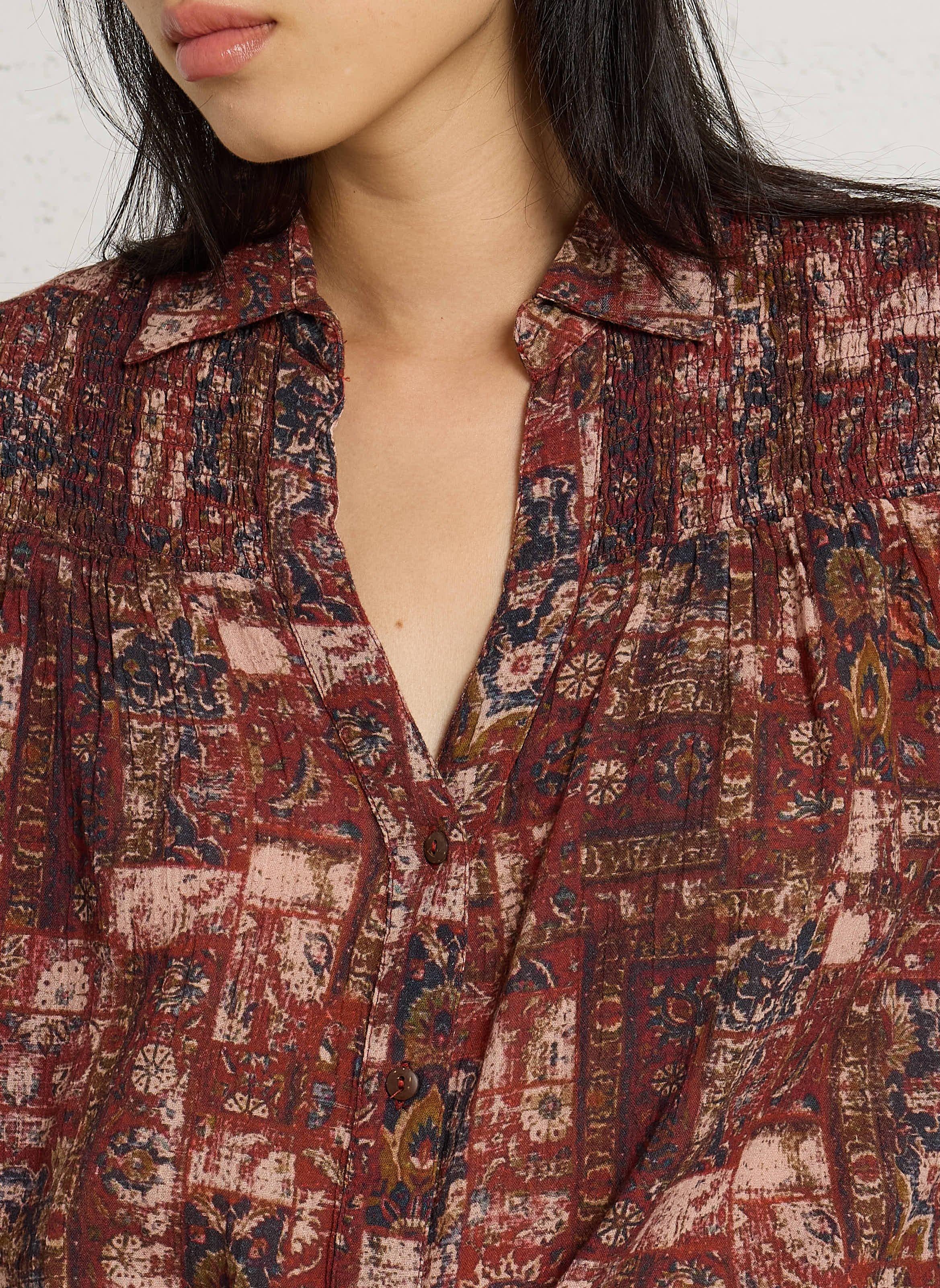 Rechte blouse met V-hals en print MAISON HOTEL Bruin